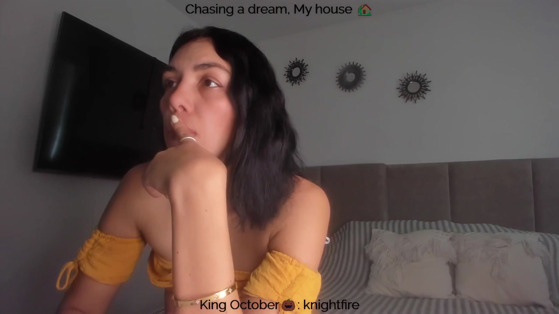 Gallery image thumbnail from Polly10's myfreecams stream on, 10/21/2025, 14:39 image 5 of 20