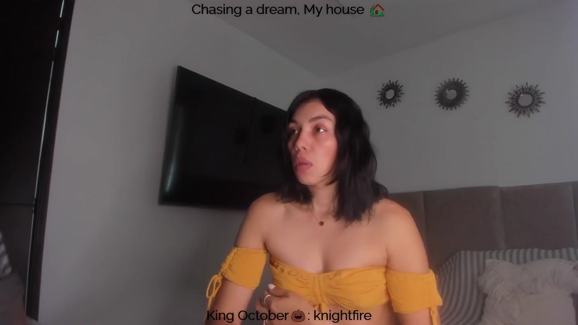 Gallery image thumbnail from Polly10's myfreecams stream on, 10/21/2025, 14:39 image 2 of 20