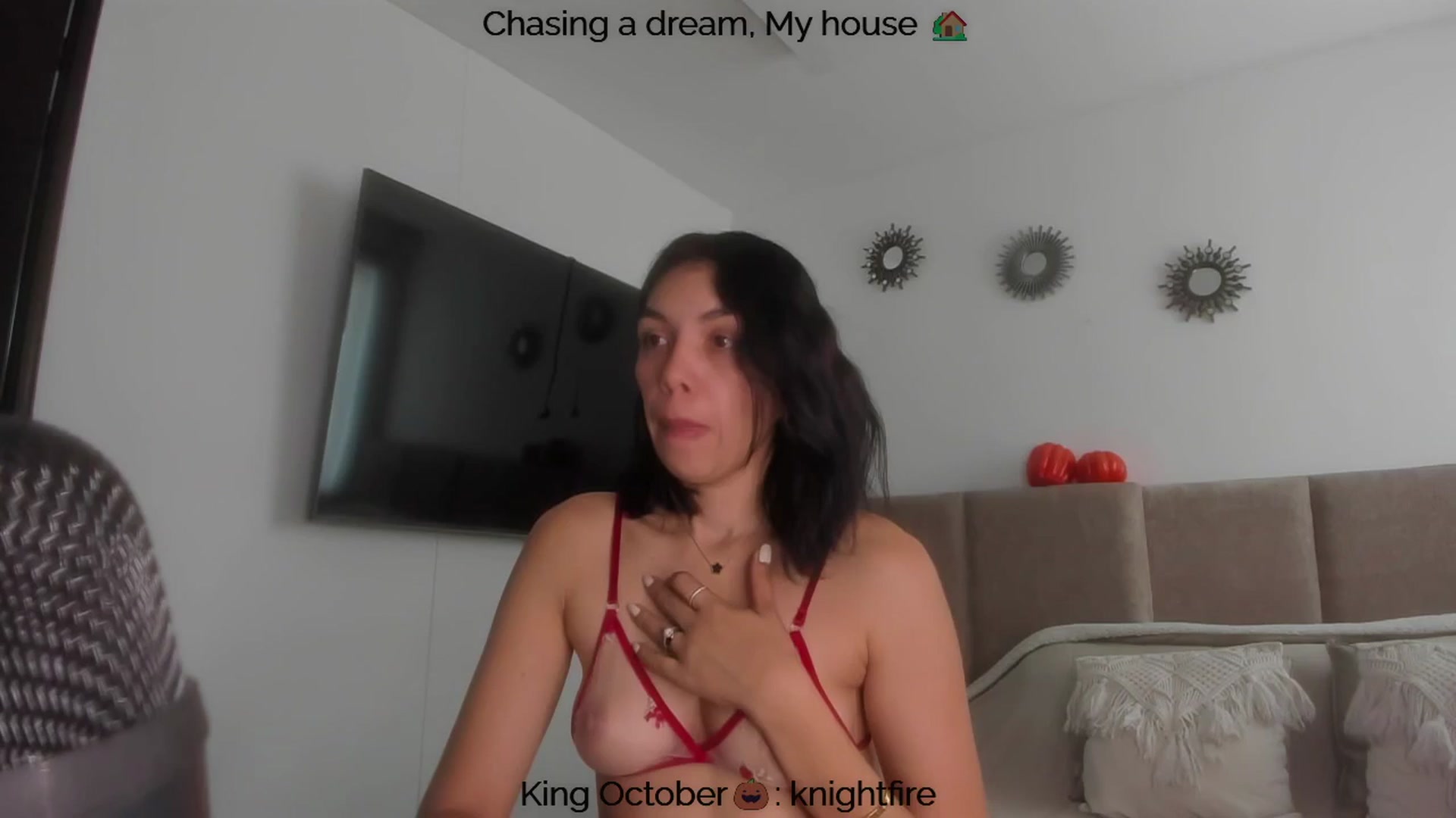 Gallery image thumbnail from Polly10's myfreecams stream on, 10/22/2025, 13:55 image 11 of 20