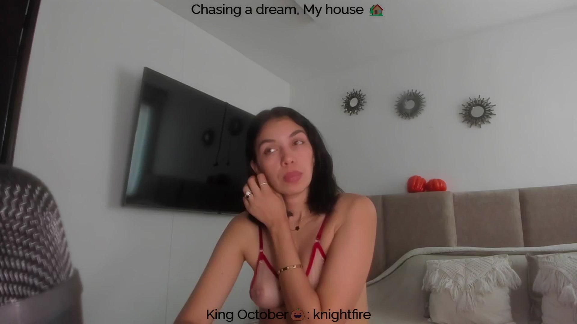 Gallery image thumbnail from Polly10's myfreecams stream on, 10/22/2025, 13:55 image 9 of 20