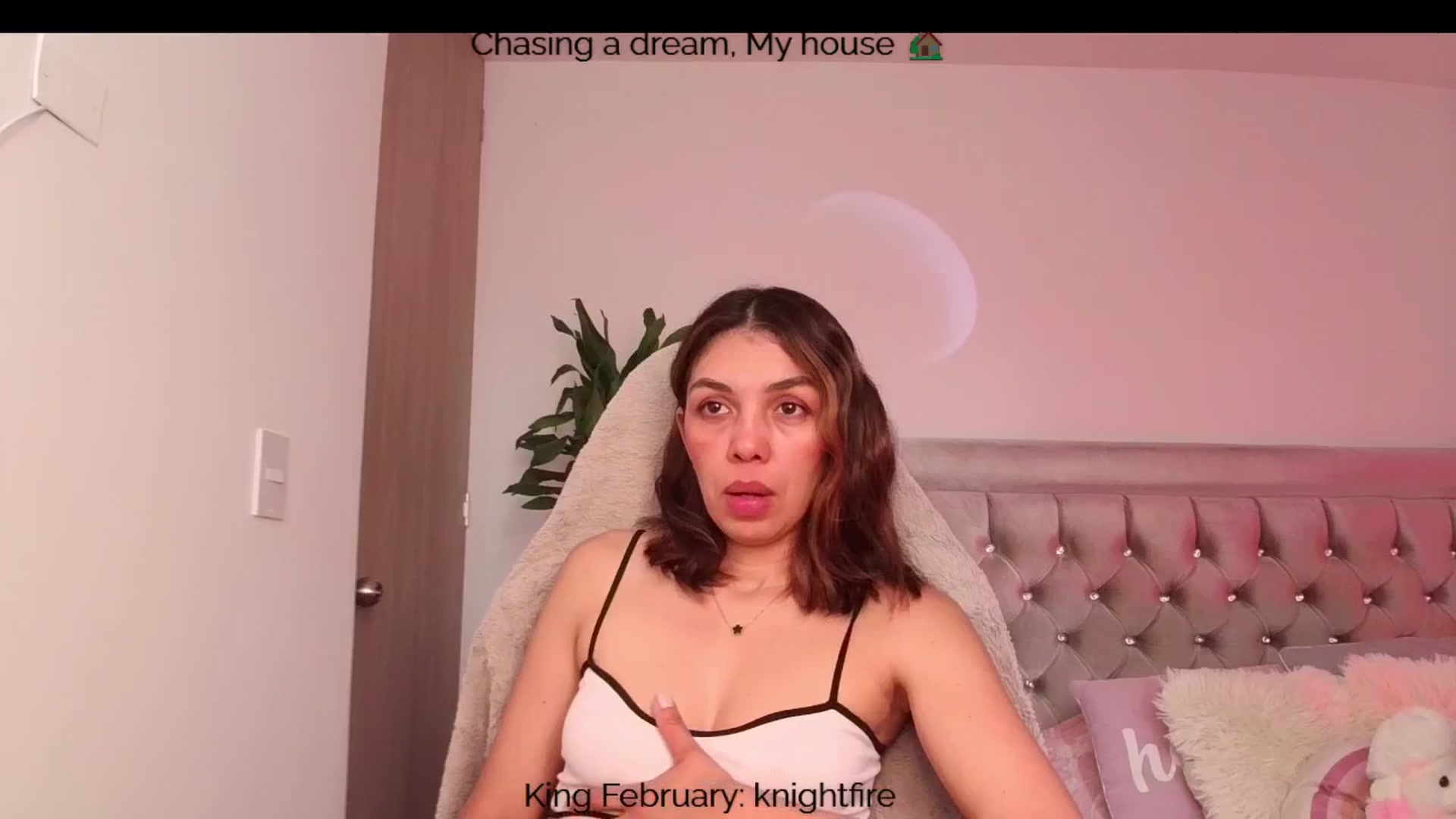 Gallery image thumbnail from Polly10's myfreecams stream on, 02/19/2026, 14:09 image 9 of 20
