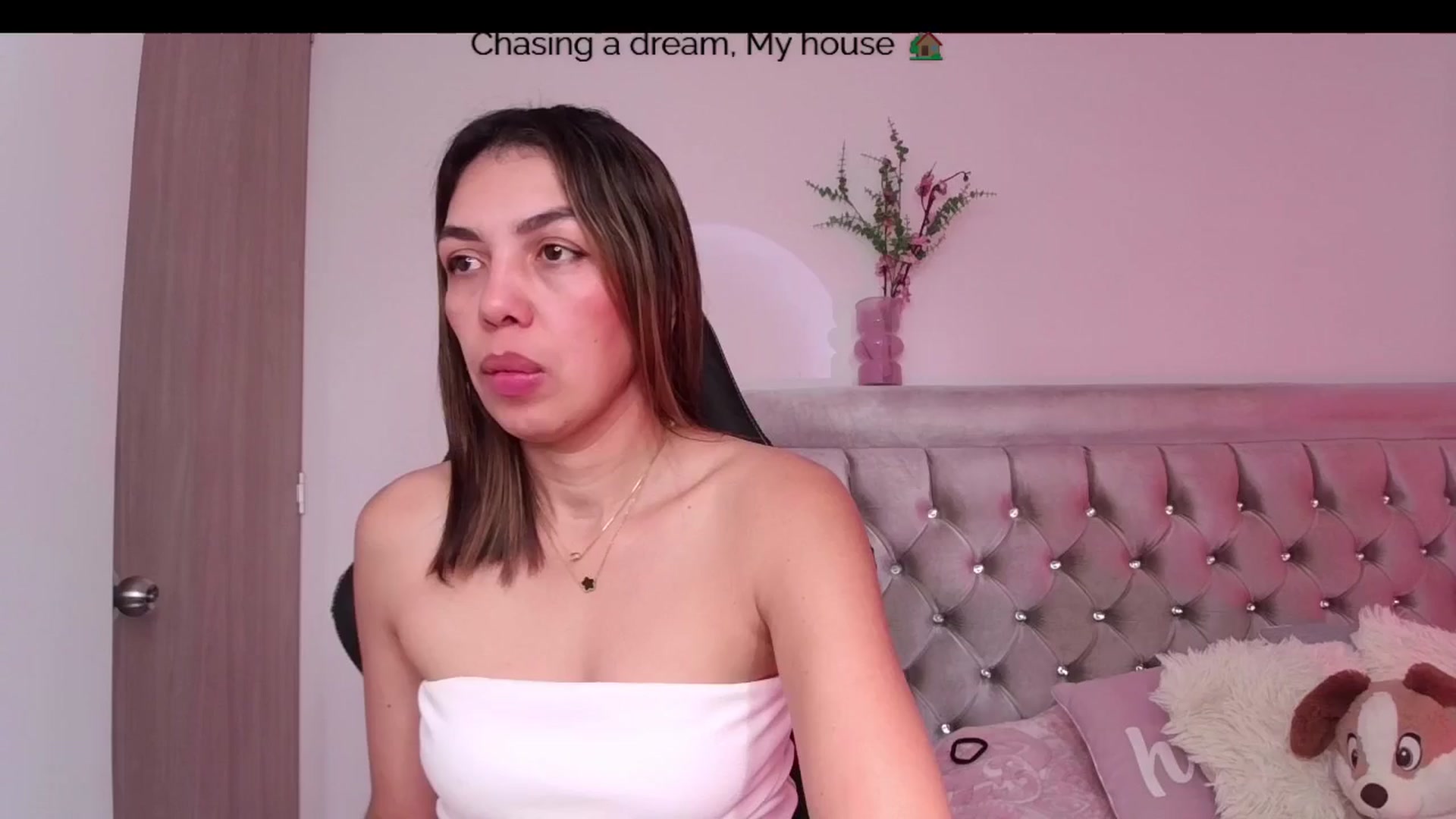 Gallery image thumbnail from Polly10's myfreecams stream on, 04/20/2026, 13:32 image 11 of 20