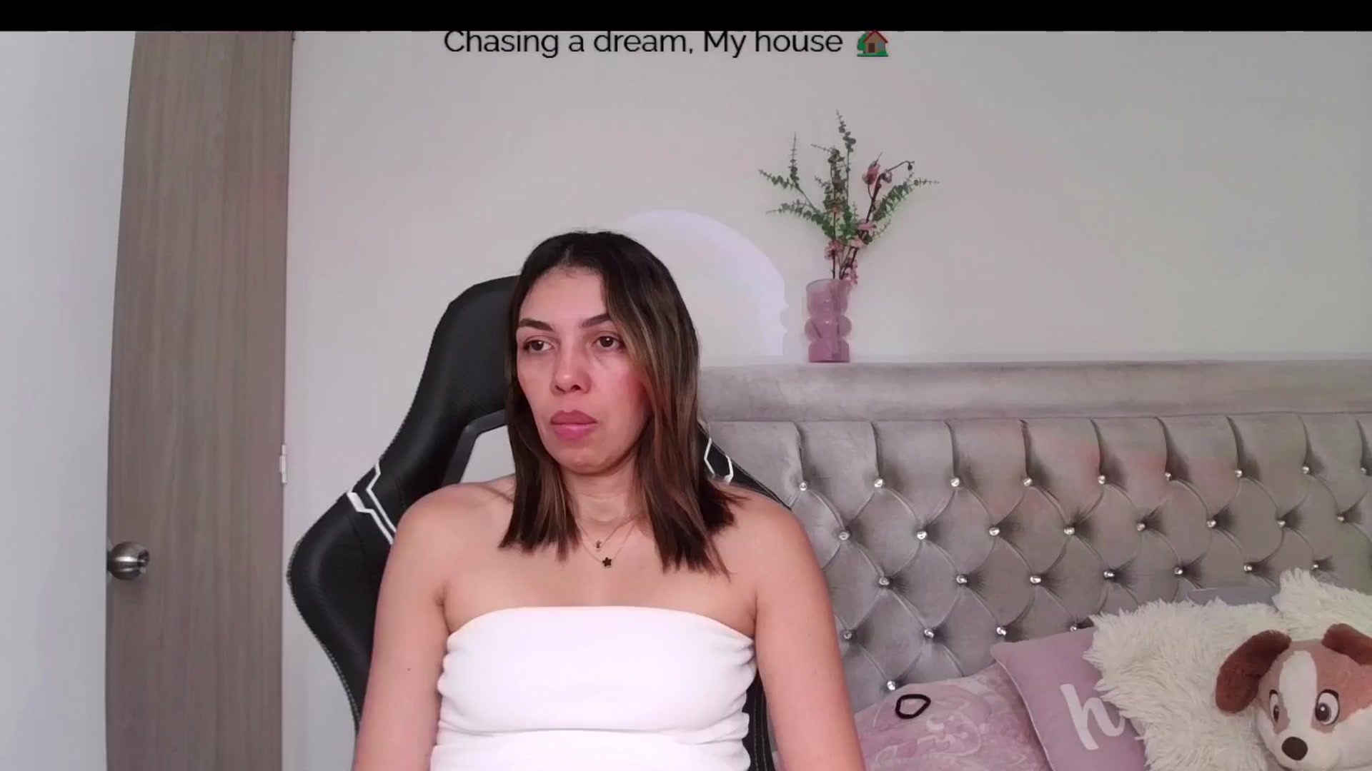 Gallery image thumbnail from Polly10's myfreecams stream on, 04/20/2026, 13:32 image 7 of 20