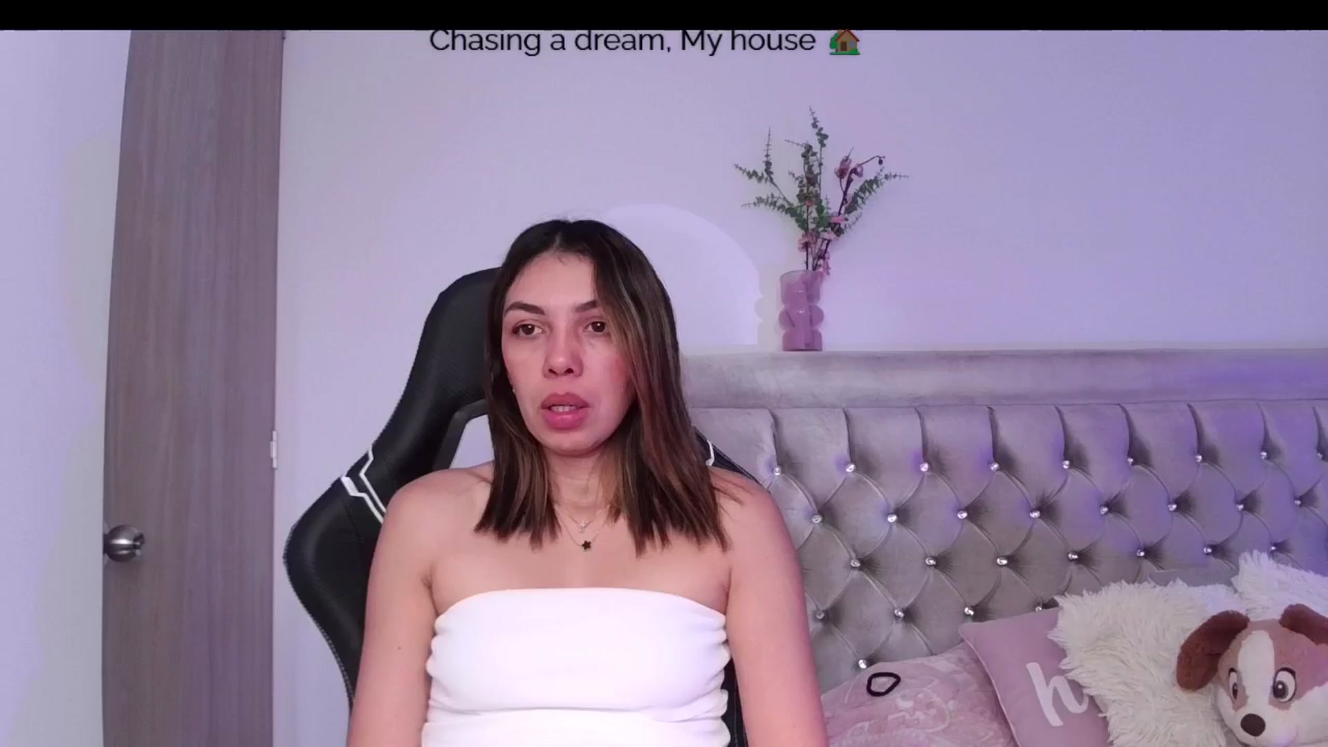 Gallery image thumbnail from Polly10's myfreecams stream on, 04/20/2026, 13:32 image 5 of 20