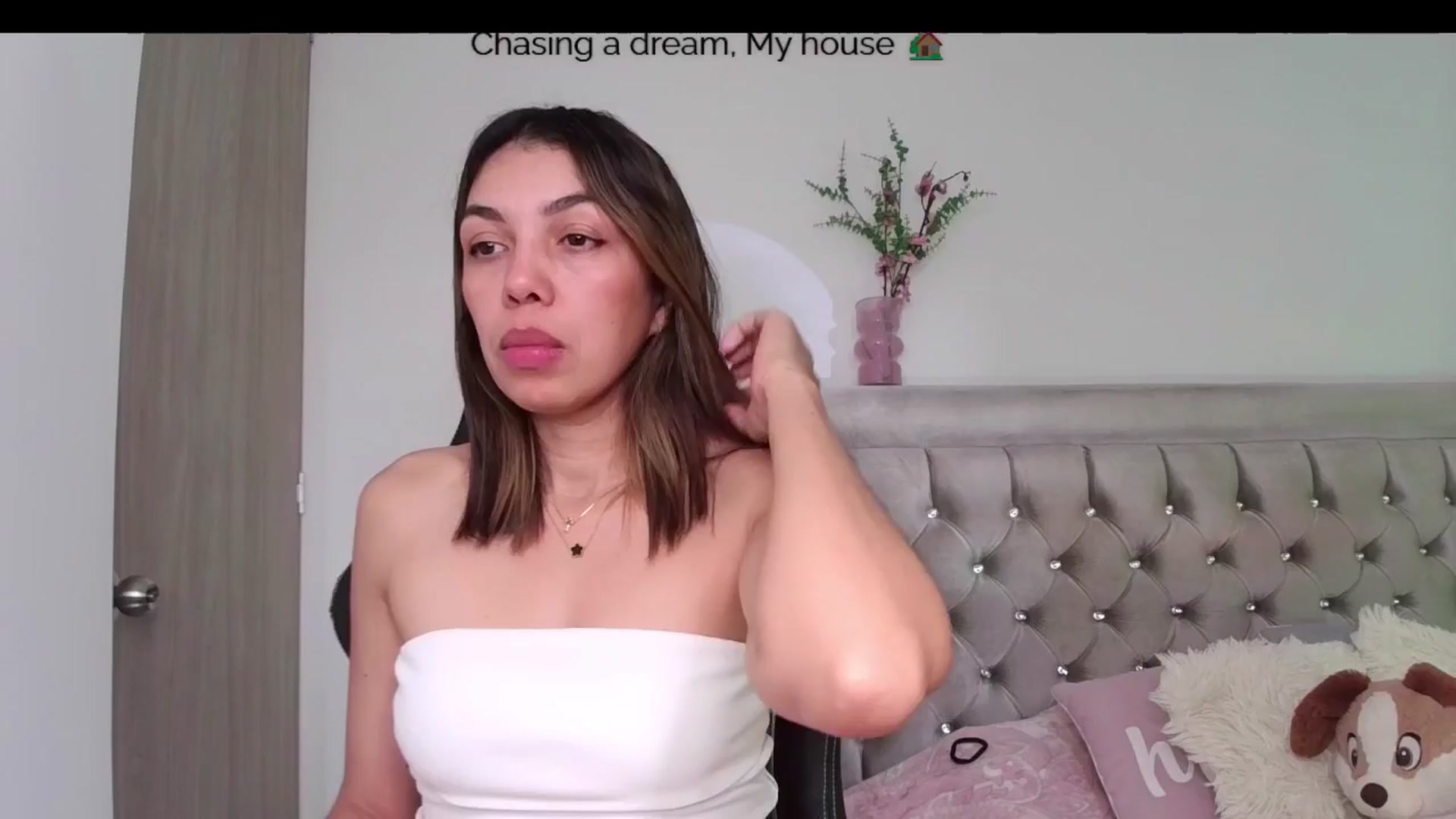 Gallery image thumbnail from Polly10's myfreecams stream on, 04/20/2026, 13:32 image 9 of 20