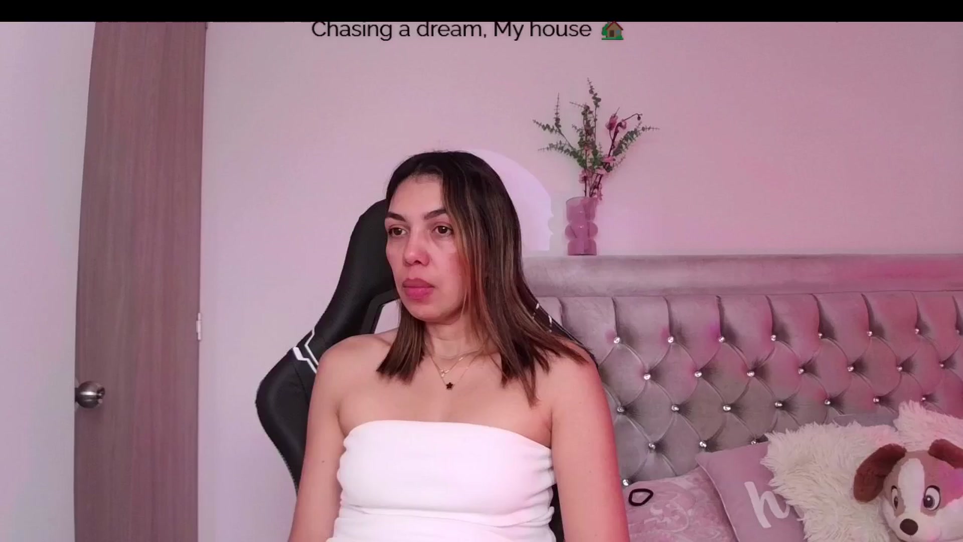 Gallery image thumbnail from Polly10's myfreecams stream on, 04/20/2026, 13:32 image 18 of 20