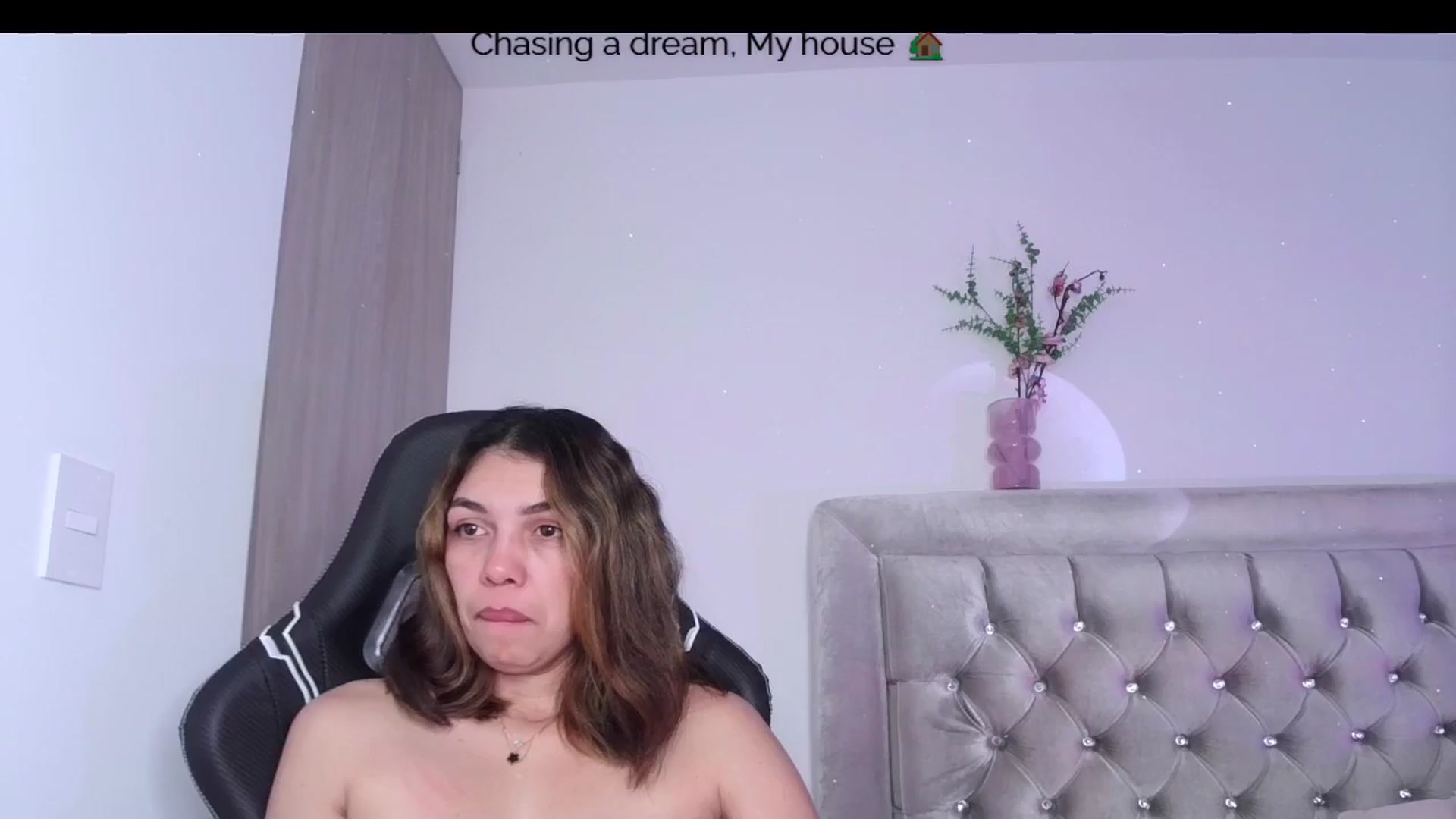 Gallery image thumbnail from Polly10's myfreecams stream on, 04/26/2026, 14:19 image 17 of 20