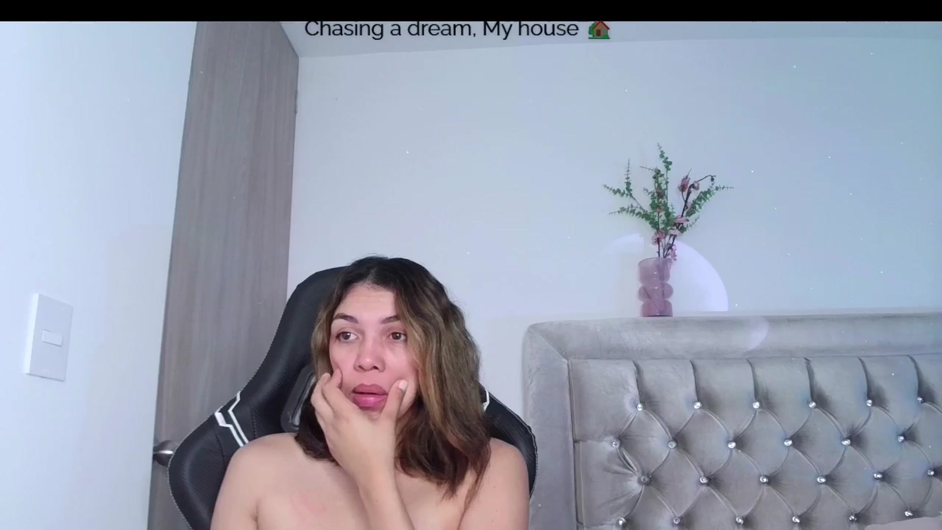 Gallery image thumbnail from Polly10's myfreecams stream on, 04/26/2026, 14:19 image 15 of 20