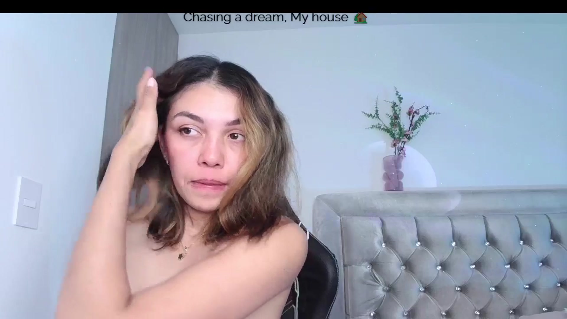 Gallery image thumbnail from Polly10's myfreecams stream on, 04/26/2026, 14:19 image 9 of 20