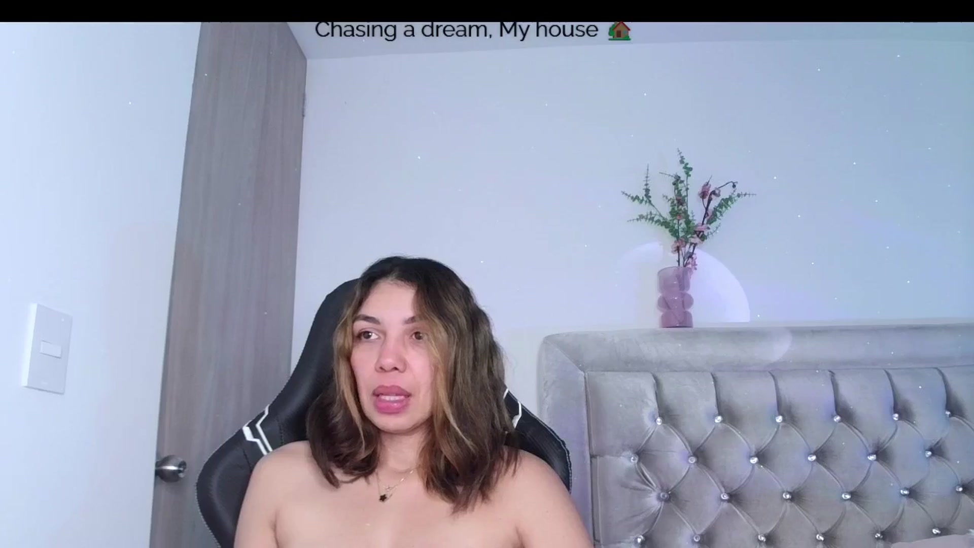 Gallery image thumbnail from Polly10's myfreecams stream on, 04/26/2026, 14:19 image 6 of 20