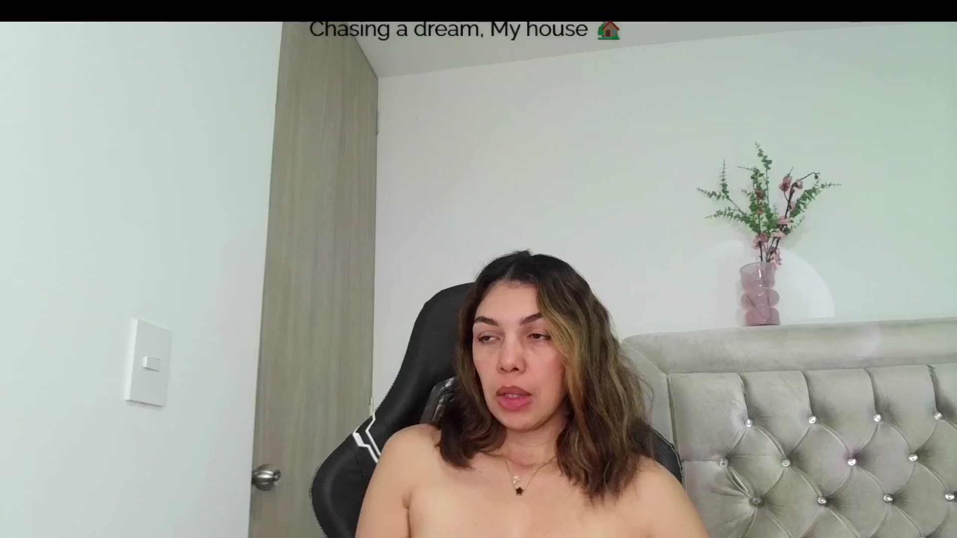 Gallery image thumbnail from Polly10's myfreecams stream on, 04/27/2026, 13:41 image 7 of 20