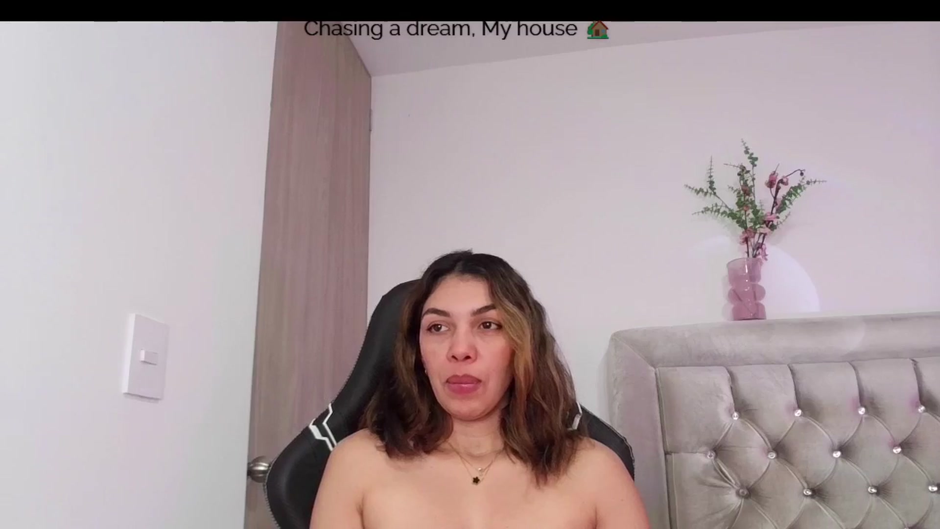 Gallery image thumbnail from Polly10's myfreecams stream on, 04/27/2026, 13:41 image 6 of 20