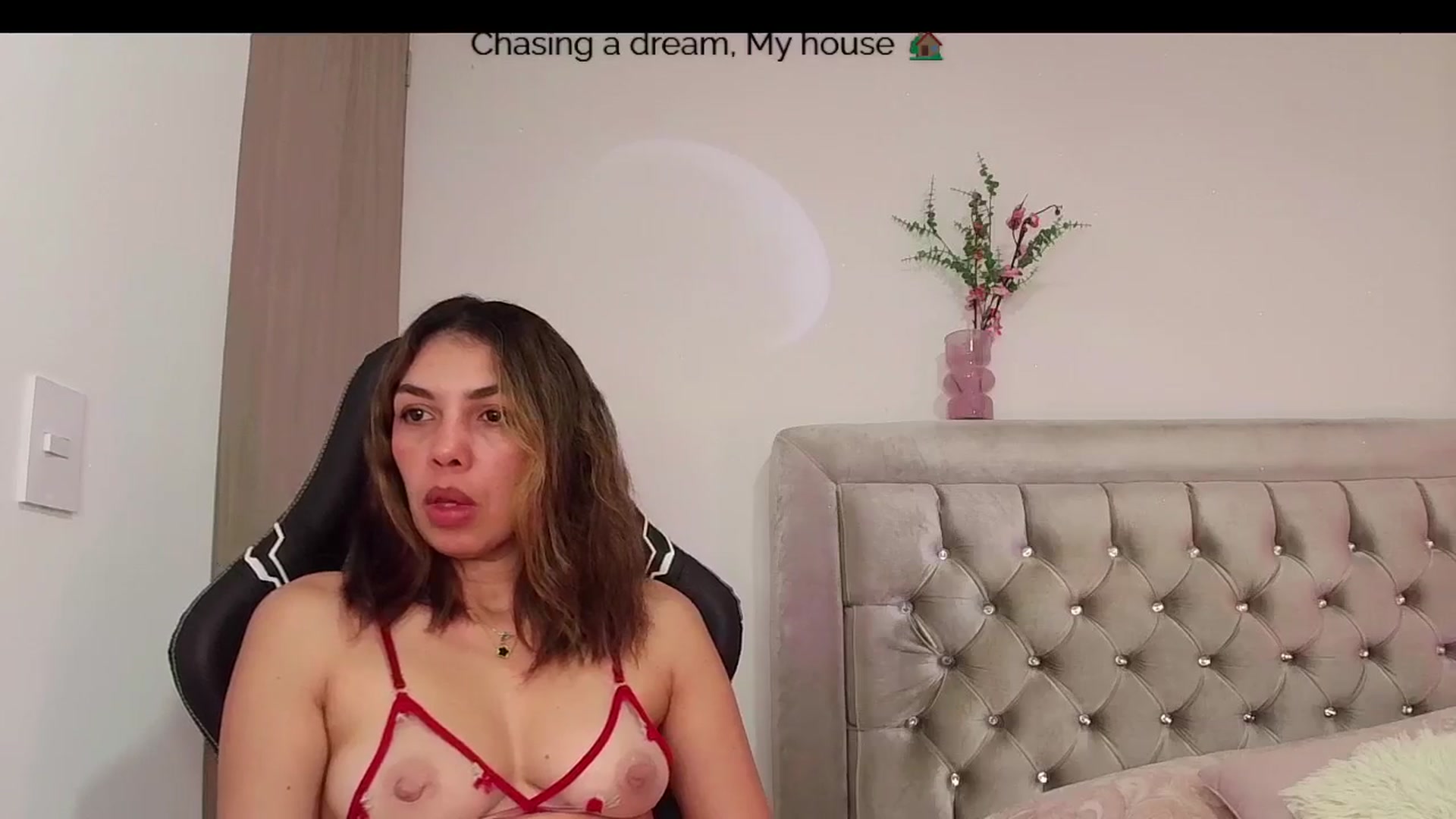 Gallery image thumbnail from Polly10's myfreecams stream on, 04/30/2026, 13:40 image 9 of 20