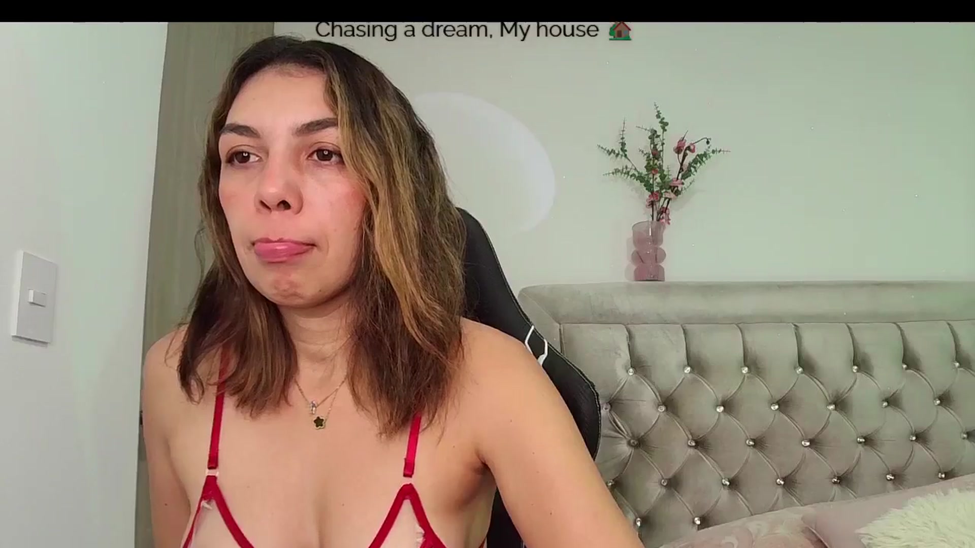 Gallery image thumbnail from Polly10's myfreecams stream on, 04/30/2026, 13:40 image 16 of 20