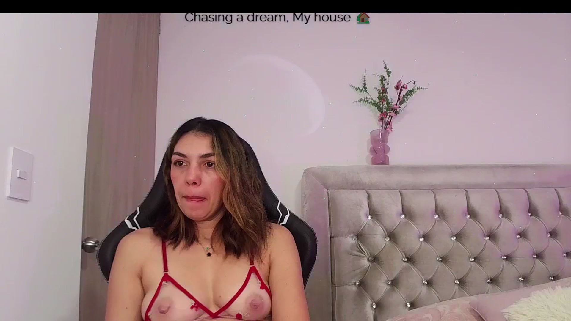 Gallery image thumbnail from Polly10's myfreecams stream on, 04/30/2026, 13:40 image 11 of 20