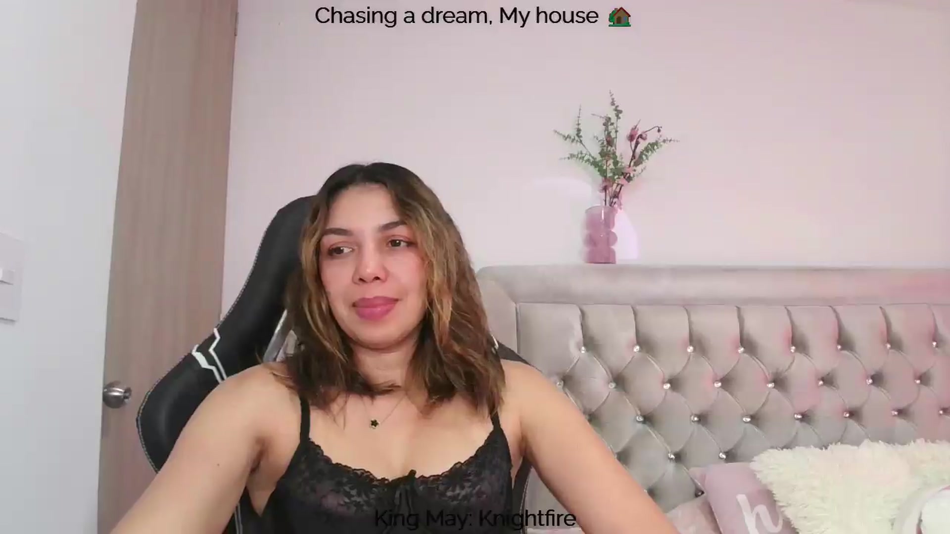 Gallery image thumbnail from Polly10's myfreecams stream on, 05/18/2026, 13:53 image 9 of 20