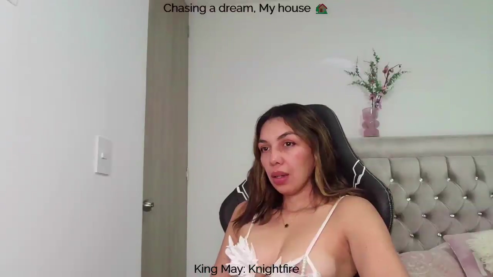 Gallery image thumbnail from Polly10's myfreecams stream on, 05/20/2026, 14:08 image 16 of 20