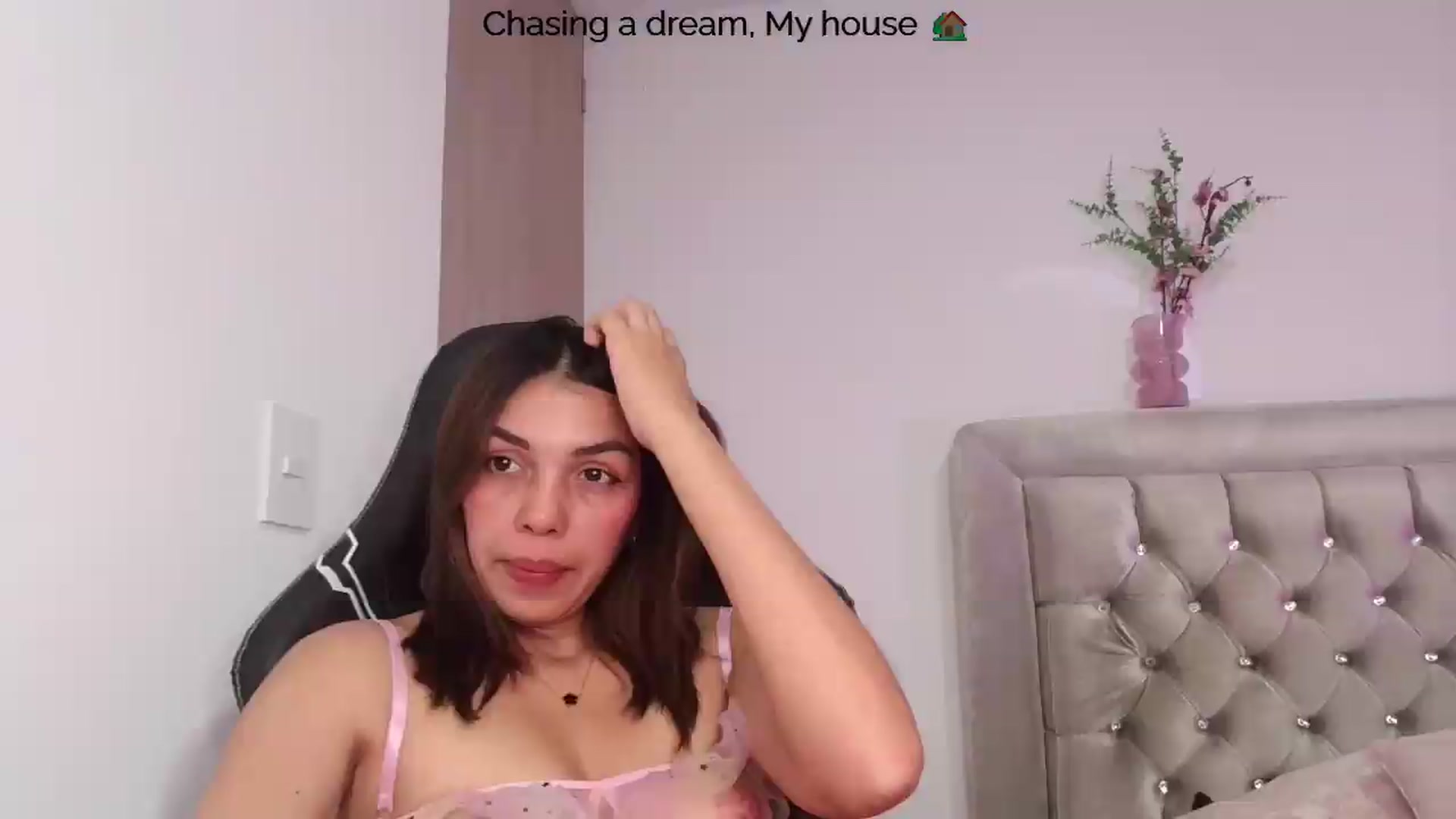 Gallery image thumbnail from Polly10's myfreecams stream on, 05/25/2026, 14:17 image 20 of 20
