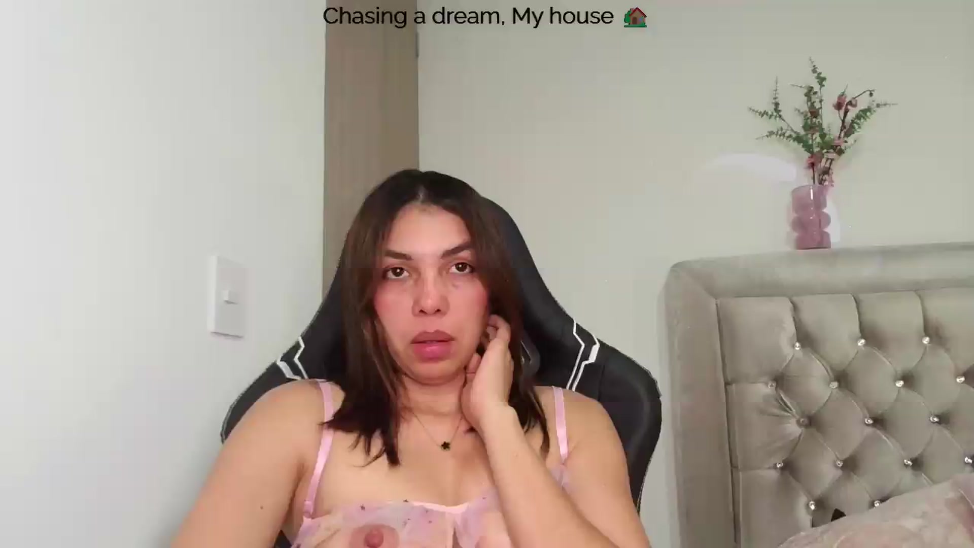 Gallery image thumbnail from Polly10's myfreecams stream on, 05/25/2026, 14:17 image 11 of 20