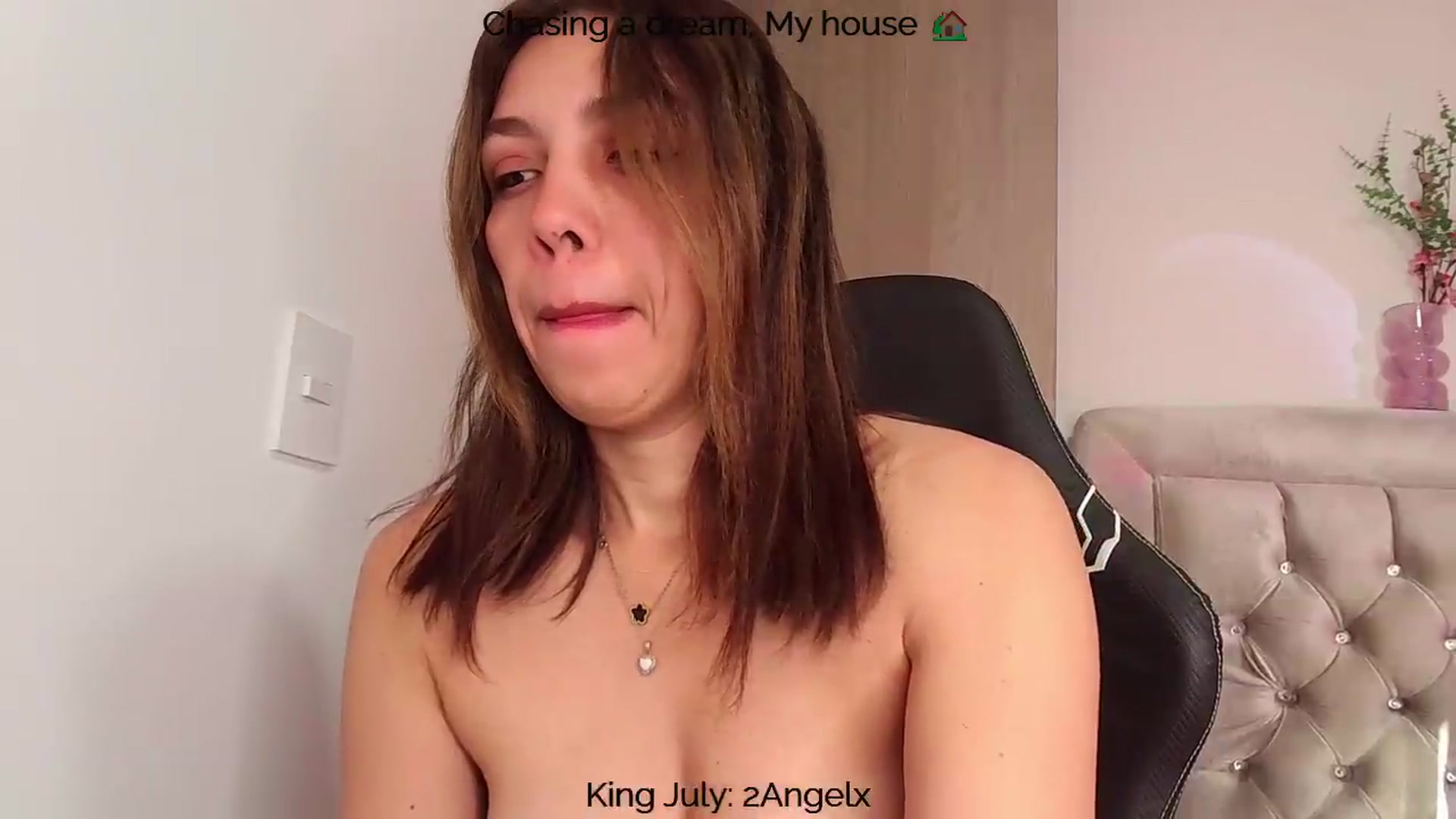 Gallery image thumbnail from Polly10's myfreecams stream on, 07/24/2026, 12:40 image 18 of 20