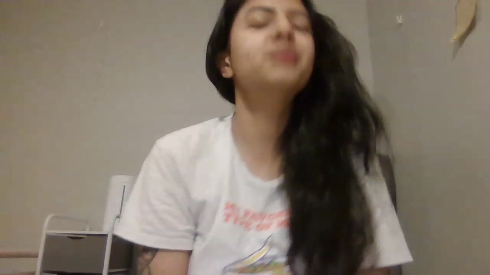 Gallery image thumbnail from PollyPockit's myfreecams stream on, 04/10/2023, 05:12 image 2 of 20