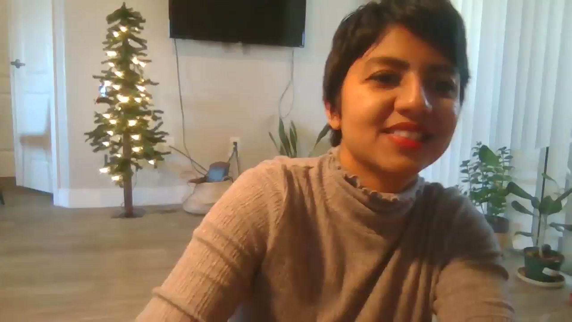 Gallery image thumbnail from PollyPockit's myfreecams stream on, 12/09/2023, 20:49 image 2 of 20