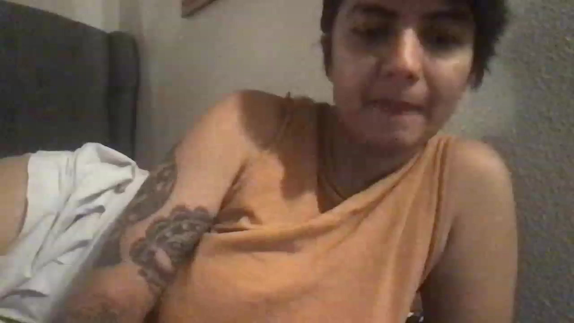 Gallery image thumbnail from PollyPockit's myfreecams stream on, 12/26/2023, 08:34 image 17 of 20