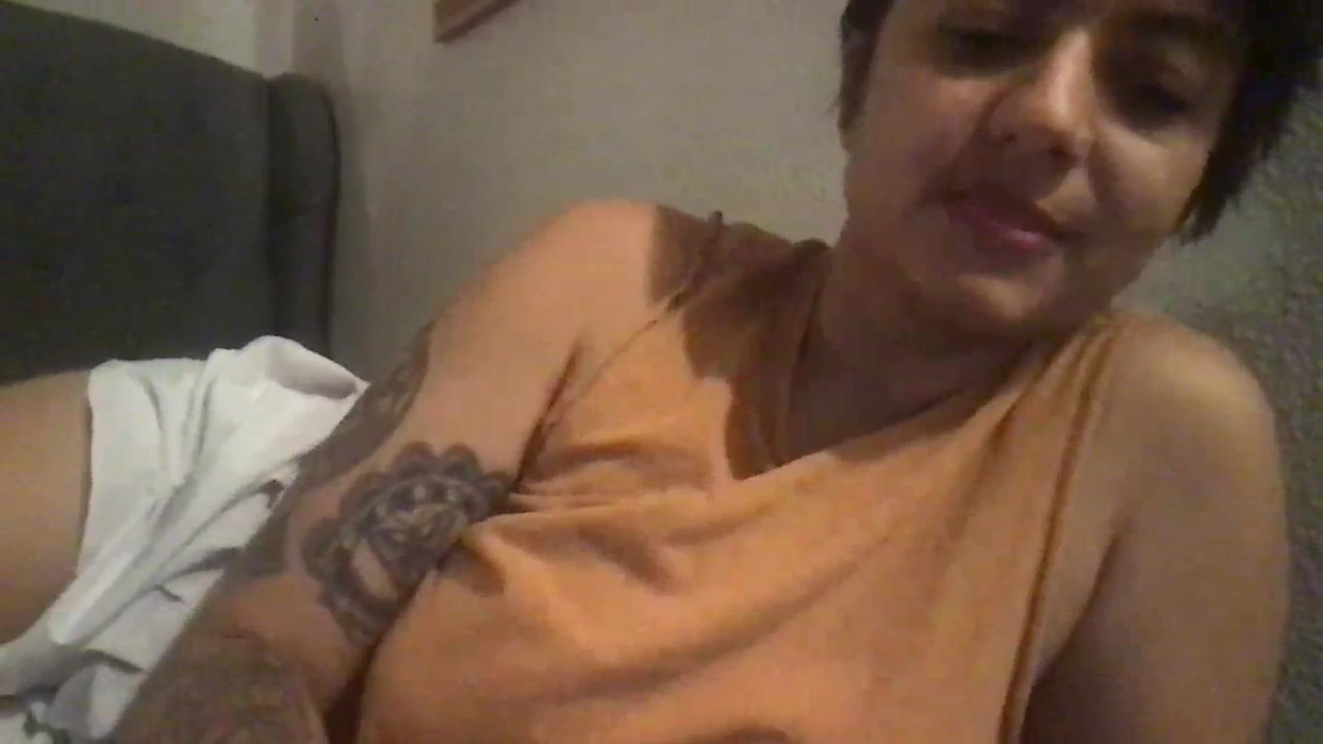 Gallery image thumbnail from PollyPockit's myfreecams stream on, 12/26/2023, 08:34 image 19 of 20