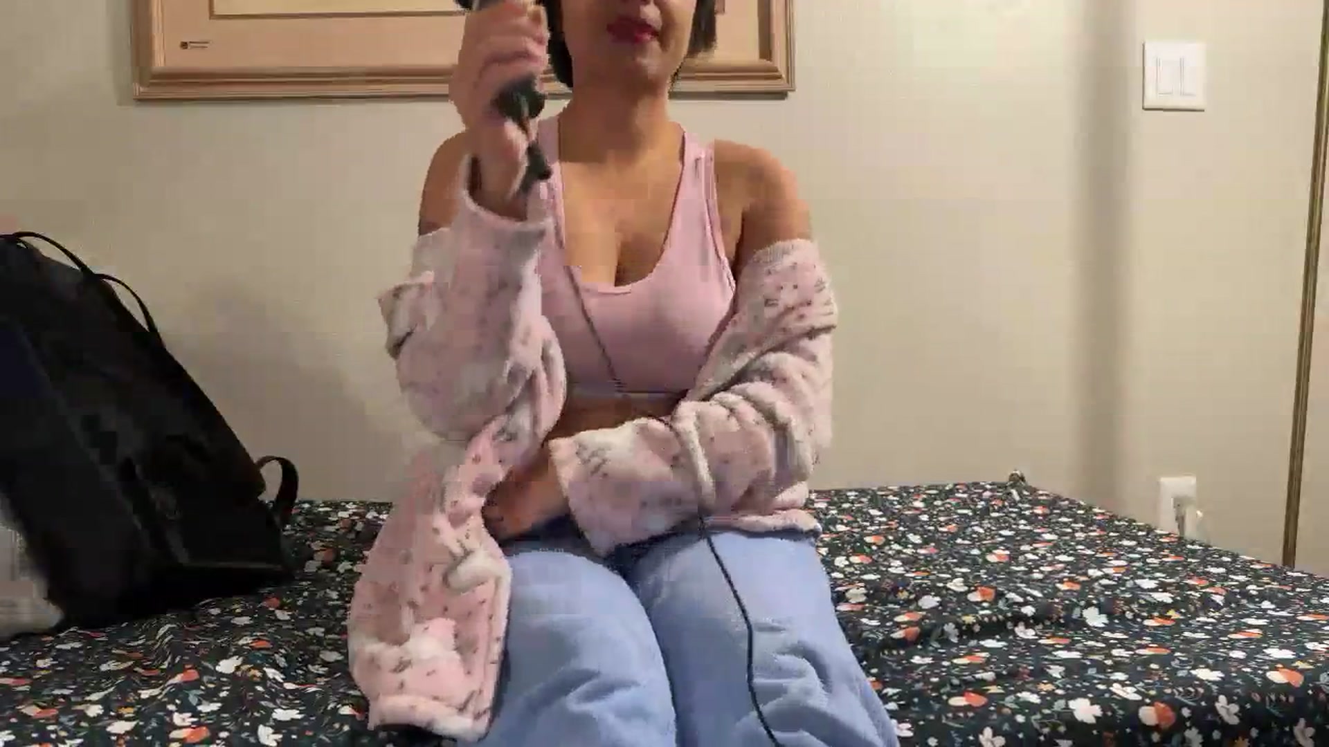 Gallery image thumbnail from PollyPockit's myfreecams stream on, 02/14/2024, 06:27 image 14 of 20