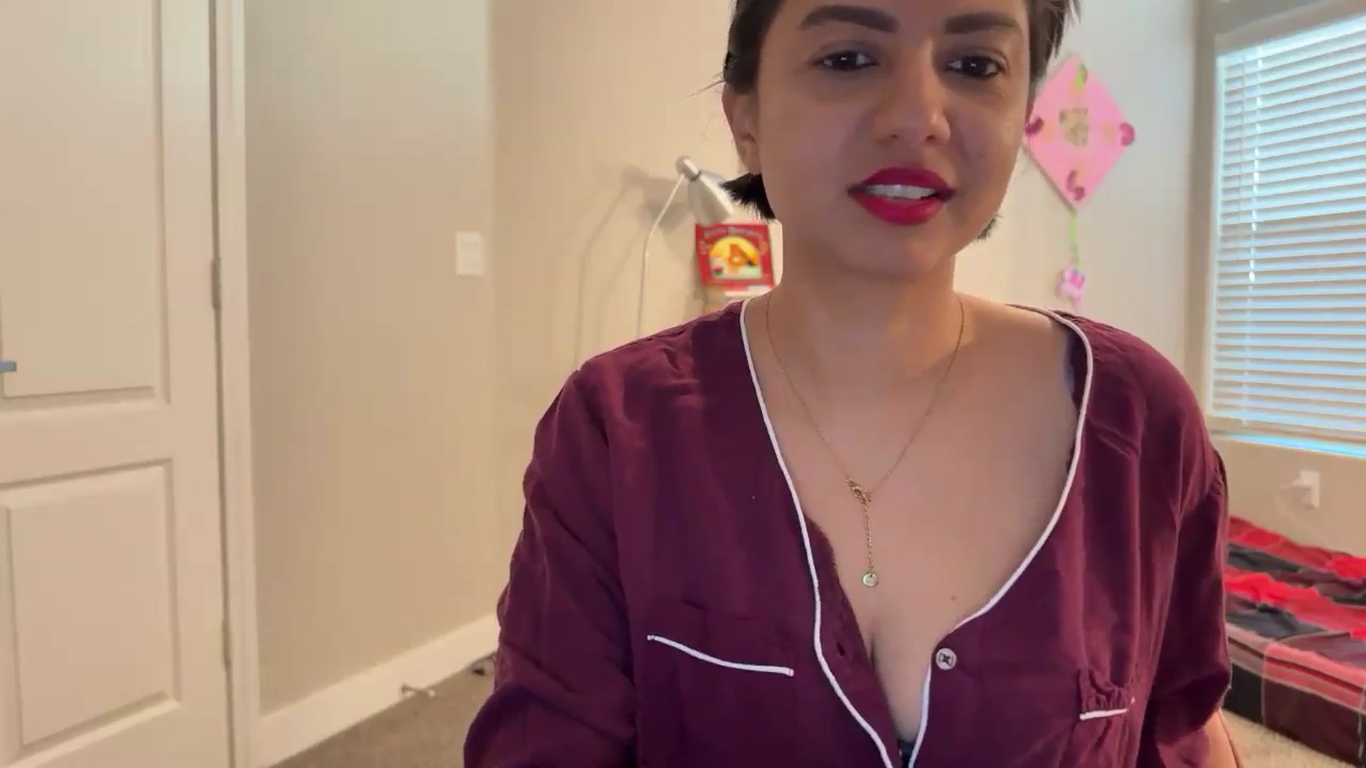 Gallery image thumbnail from PollyPockit's myfreecams stream on, 04/06/2024, 22:17 image 3 of 20