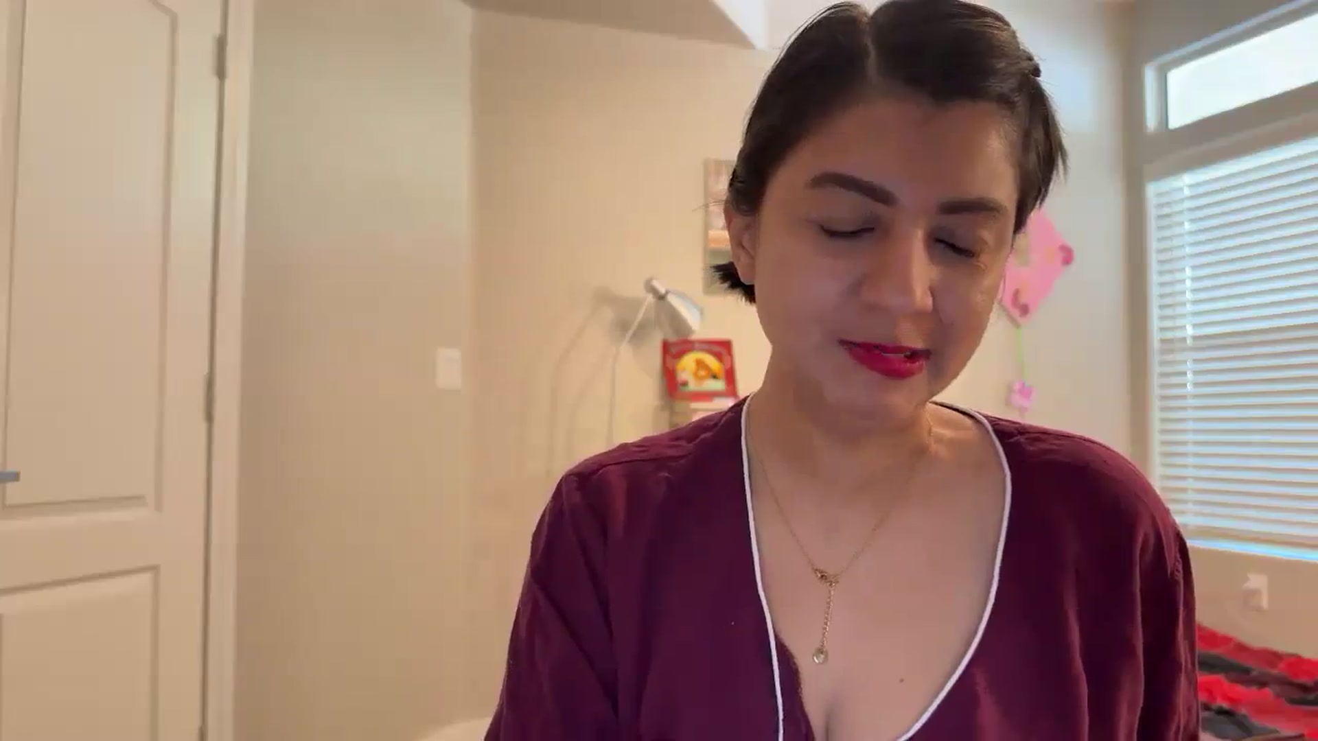 Gallery image thumbnail from PollyPockit's myfreecams stream on, 04/06/2024, 22:17 image 2 of 20