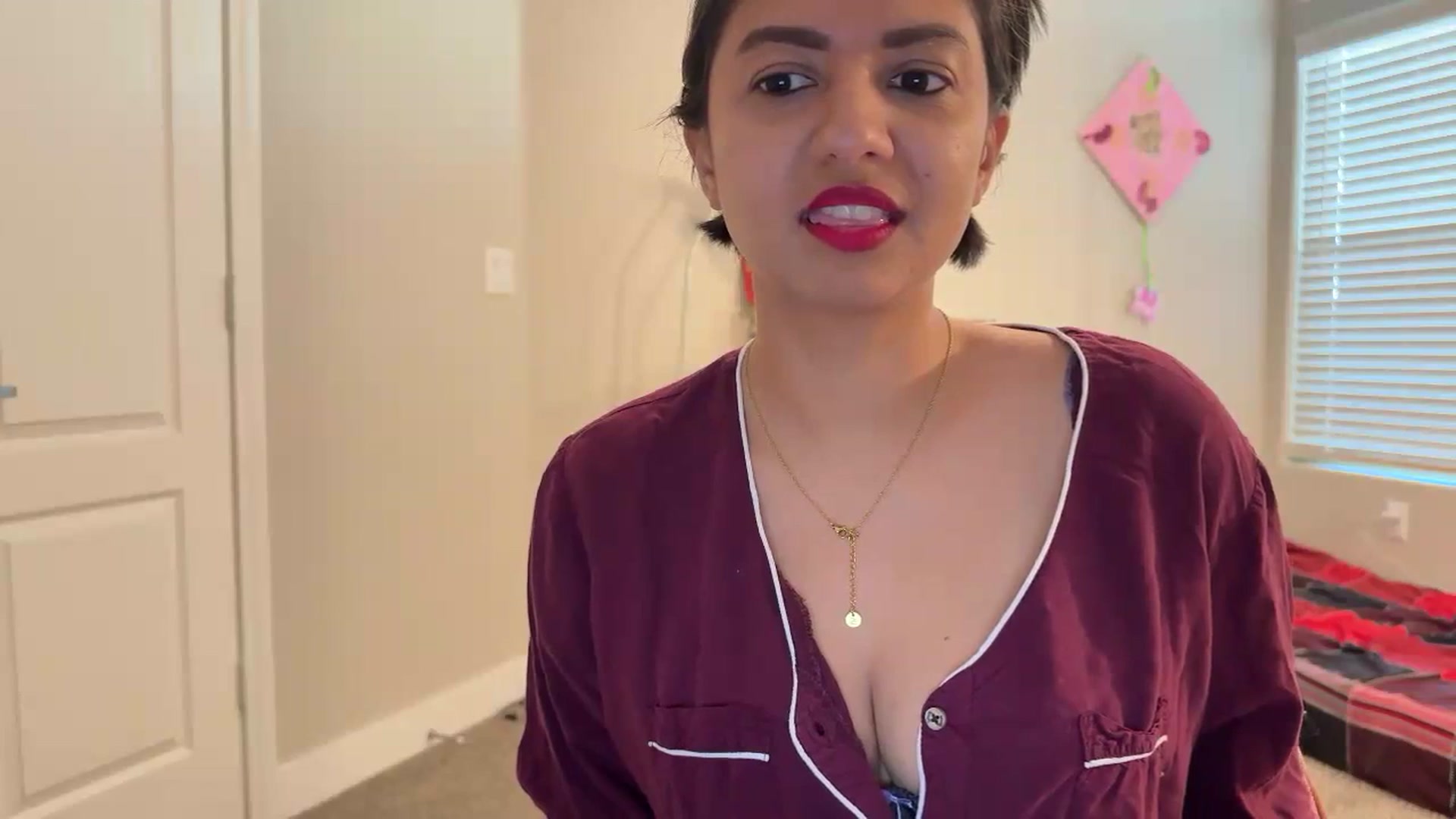 Gallery image thumbnail from PollyPockit's myfreecams stream on, 04/06/2024, 22:17 image 4 of 20