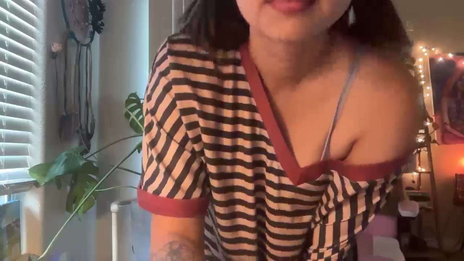 Gallery image thumbnail from PollyPockit's myfreecams stream on, 12/10/2025, 21:16 image 16 of 20