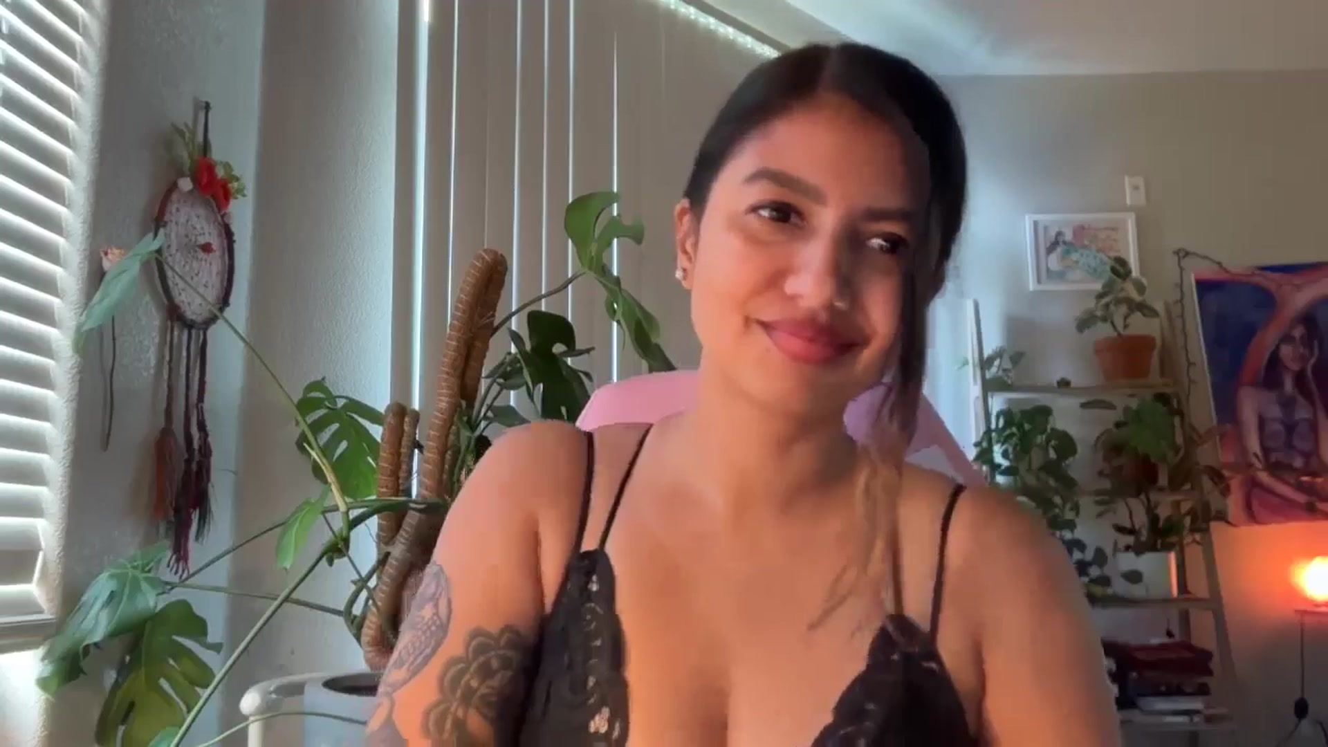 Gallery image thumbnail from PollyPockit's myfreecams stream on, 01/09/2026, 20:01 image 17 of 20