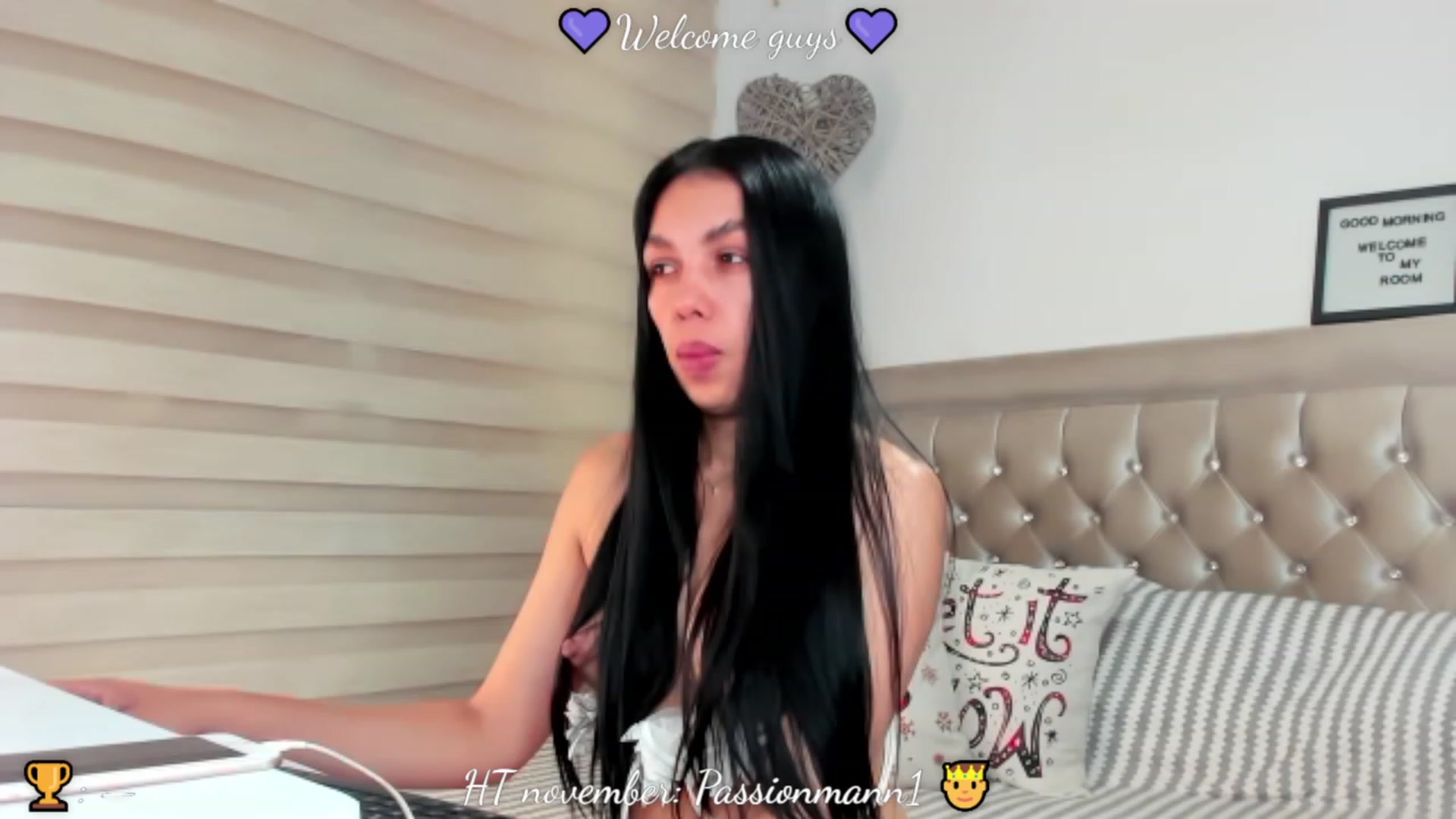 Gallery image thumbnail from PollySaez's myfreecams stream on, 11/15/2022, 13:58 image 3 of 20
