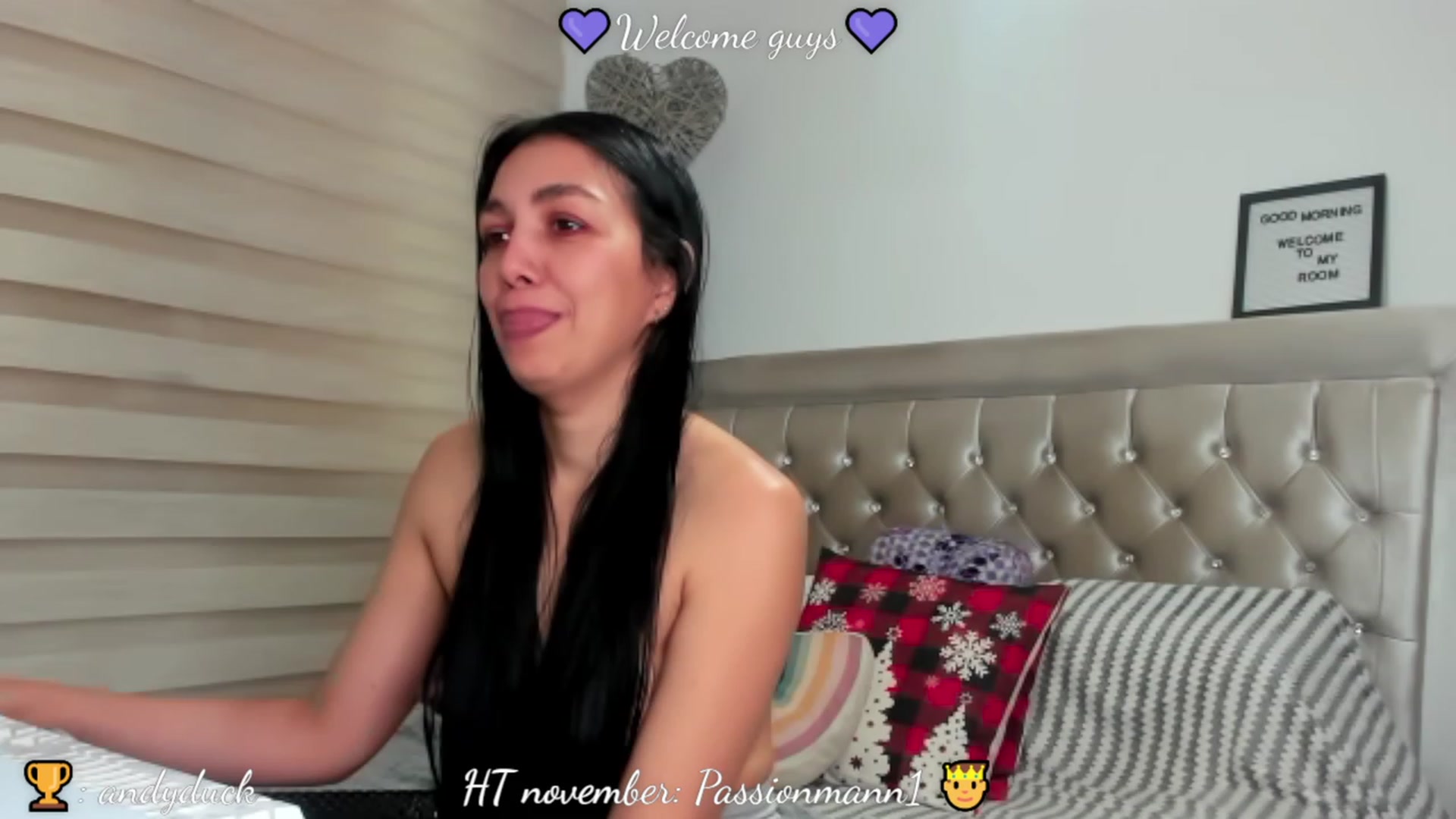 Gallery image thumbnail from PollySaez's myfreecams stream on, 11/25/2022, 16:03 image 20 of 20