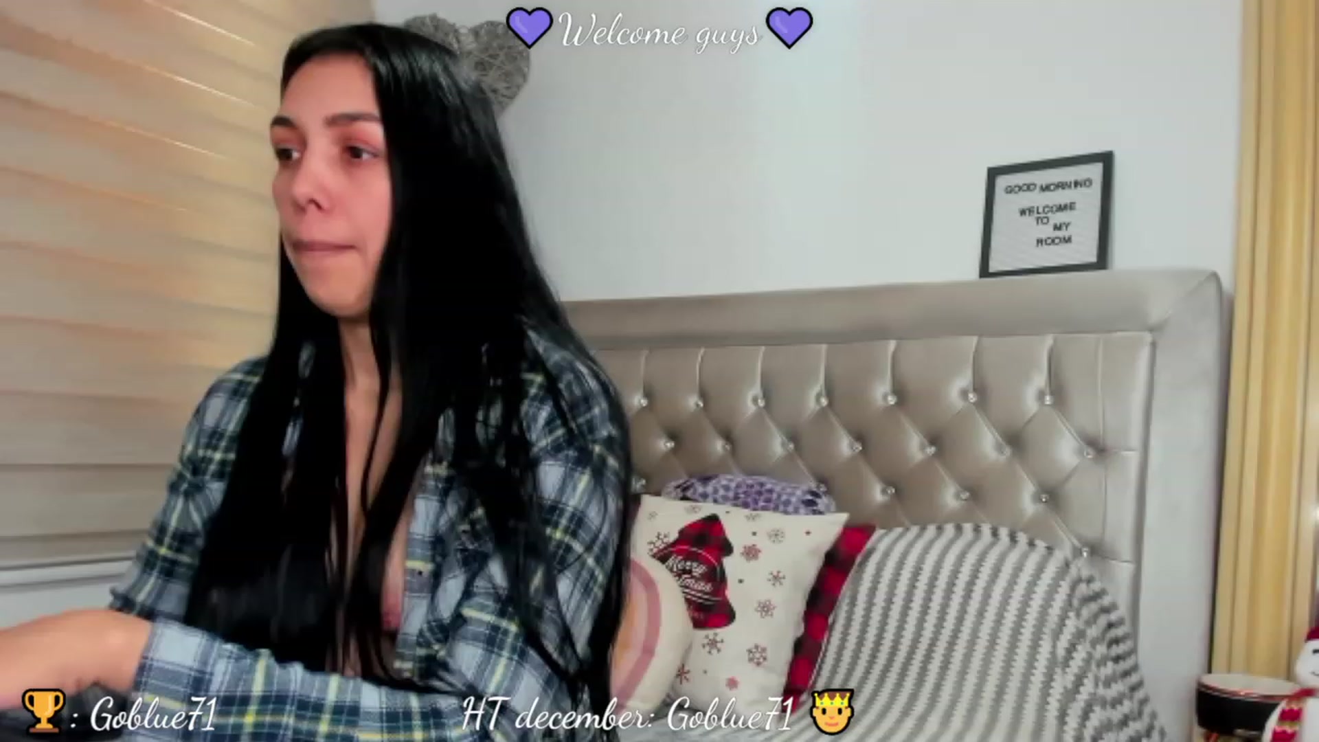 Gallery image thumbnail from PollySaez's myfreecams stream on, 12/01/2022, 16:12 image 15 of 20