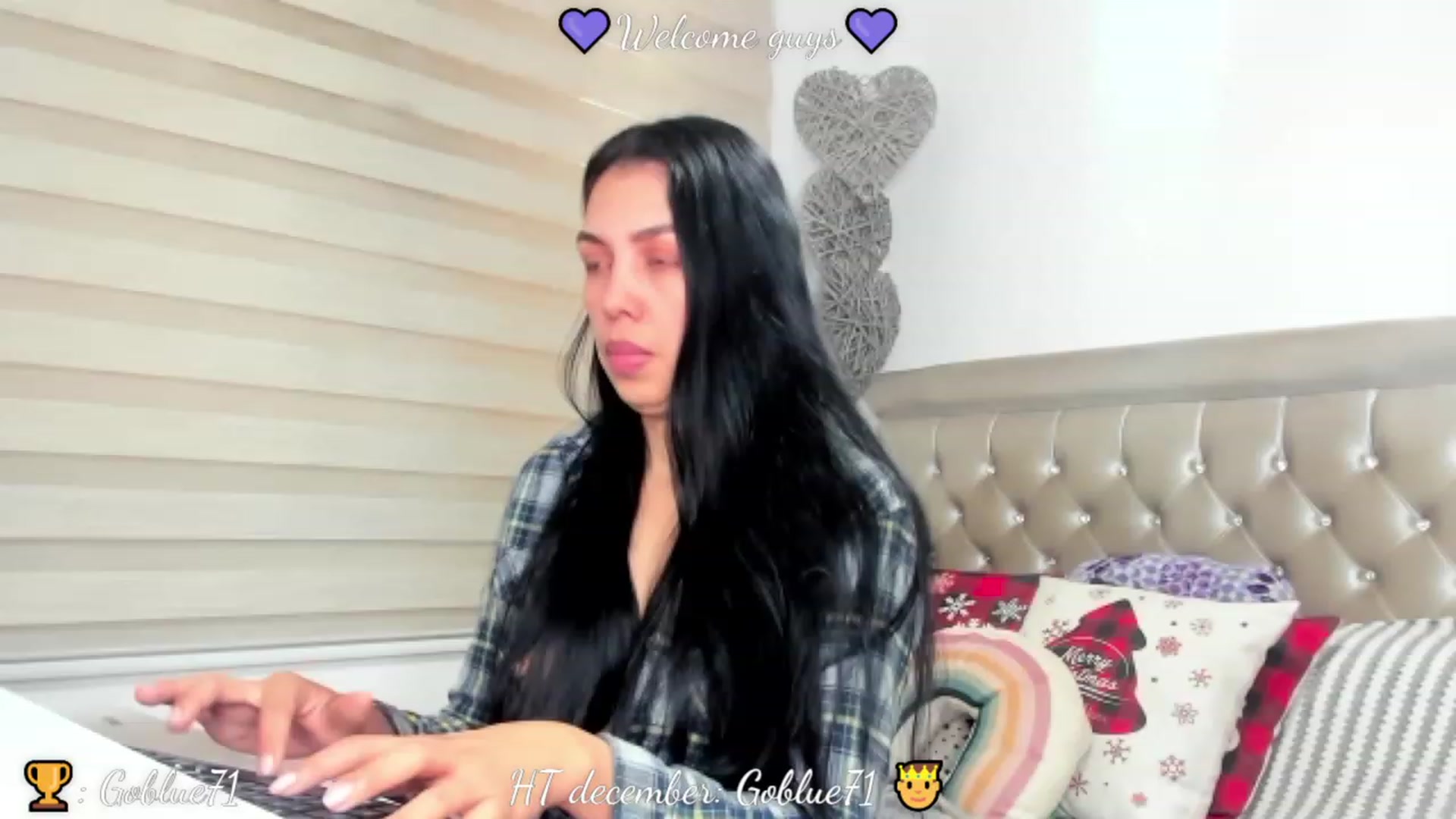 Gallery image thumbnail from PollySaez's myfreecams stream on, 12/01/2022, 16:12 image 6 of 20