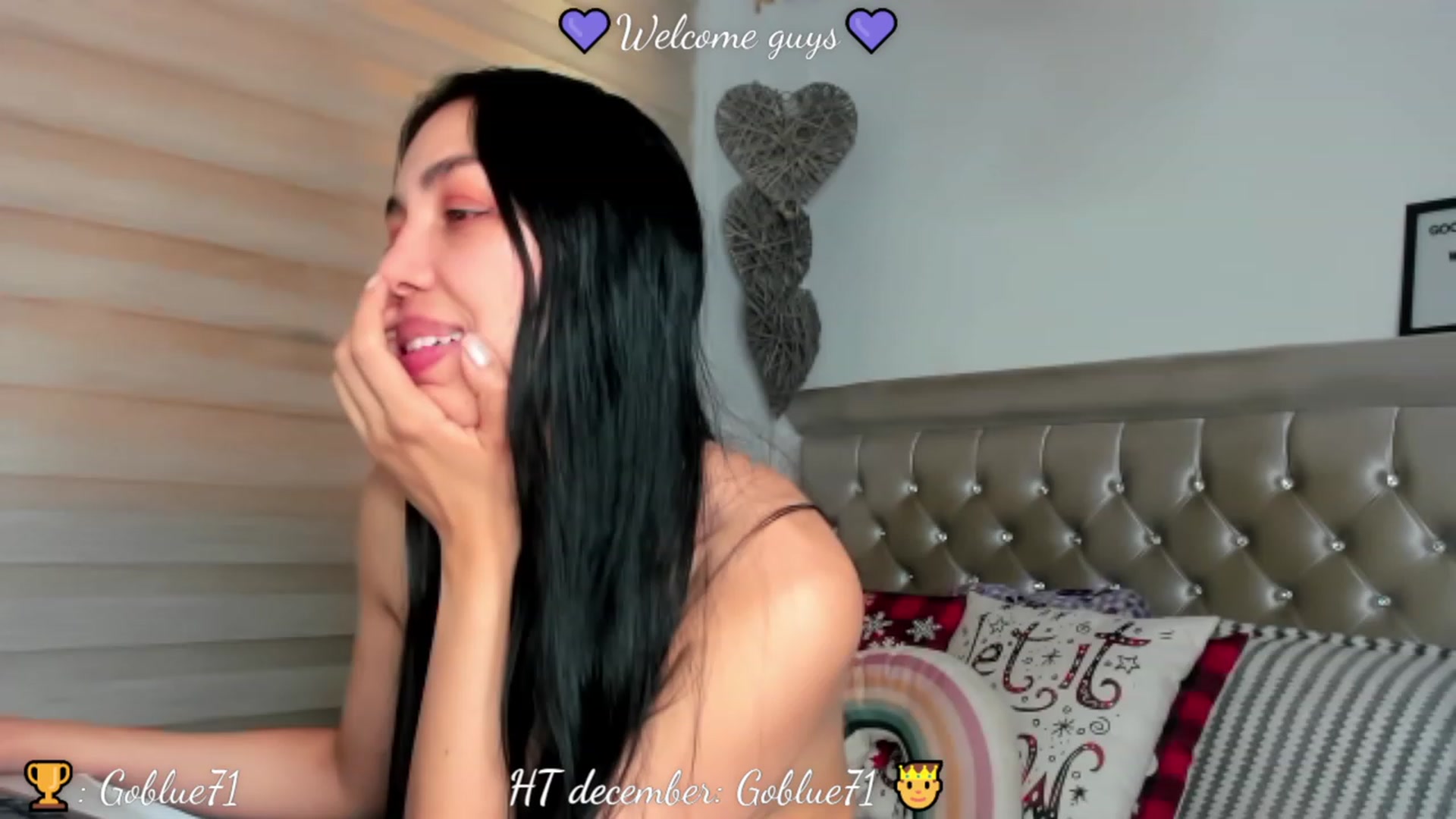 Gallery image thumbnail from PollySaez's myfreecams stream on, 12/05/2022, 16:27 image 4 of 20
