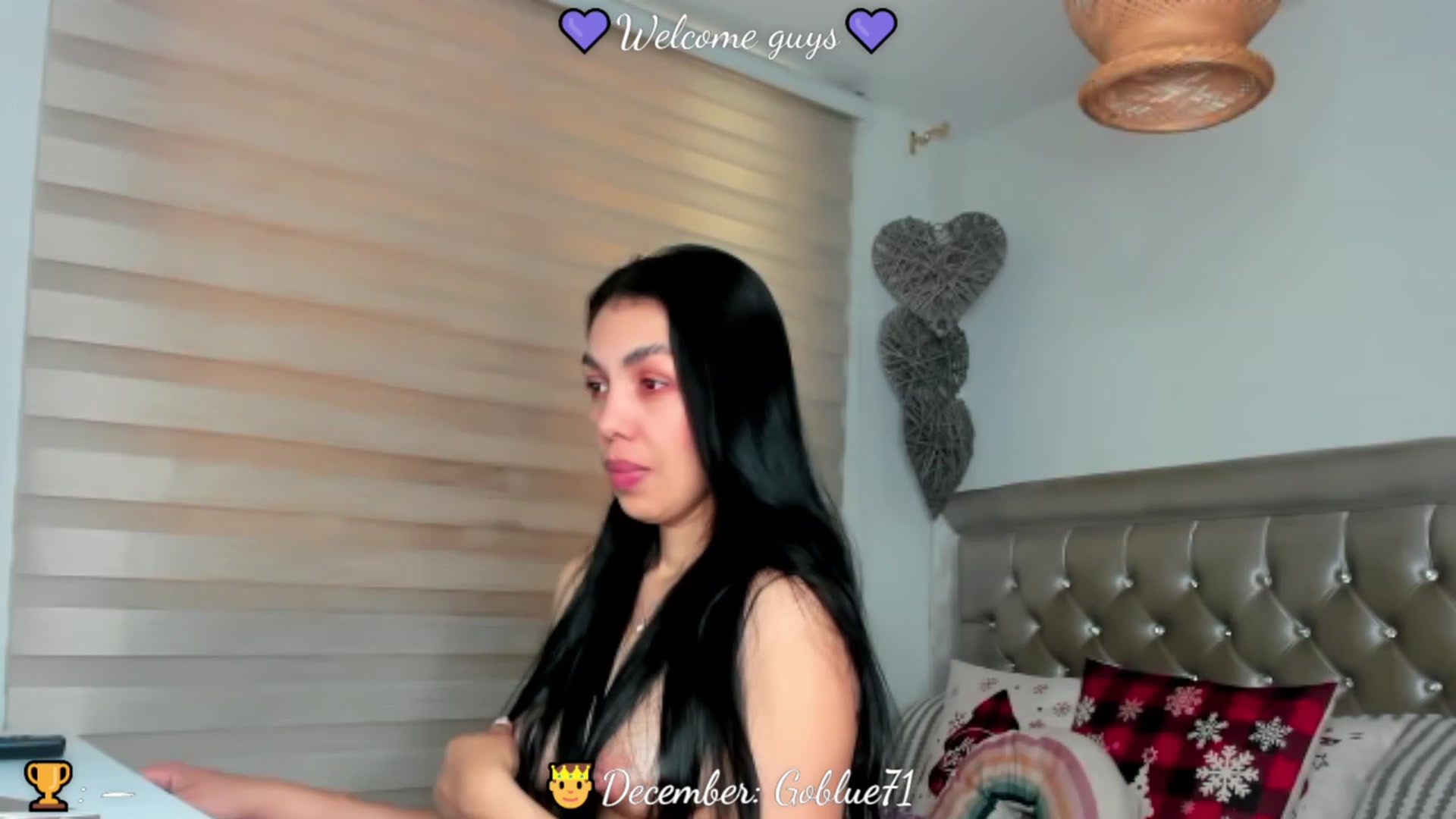 Gallery image thumbnail from PollySaez's myfreecams stream on, 12/12/2022, 14:00 image 16 of 20