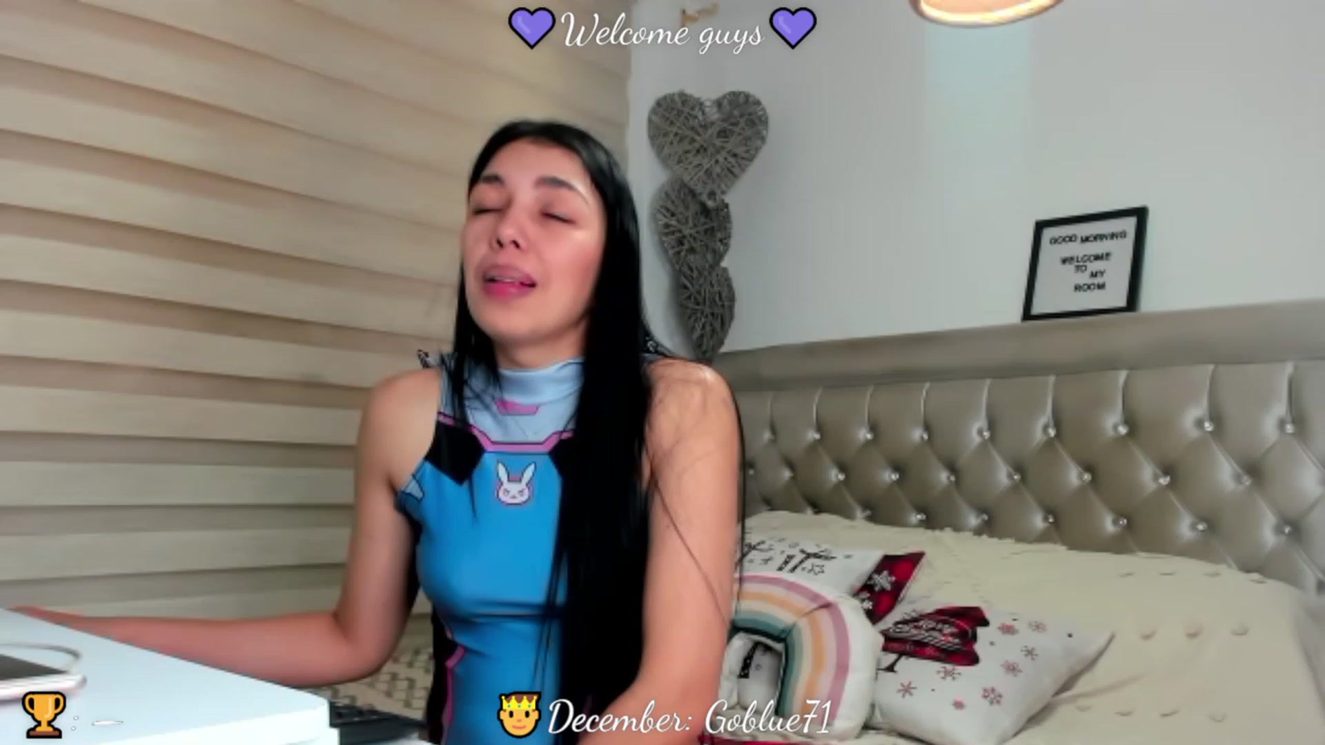 Gallery image thumbnail from PollySaez's myfreecams stream on, 12/19/2022, 14:48 image 10 of 20