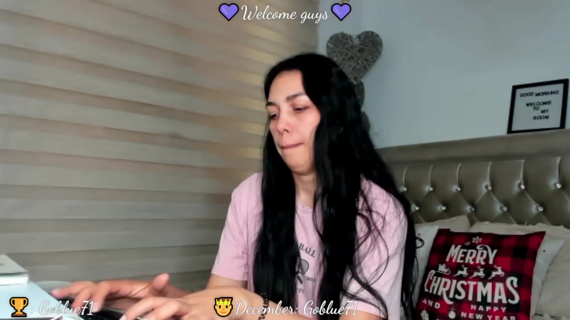 Gallery image thumbnail from PollySaez's myfreecams stream on, 12/24/2022, 21:23 image 6 of 20