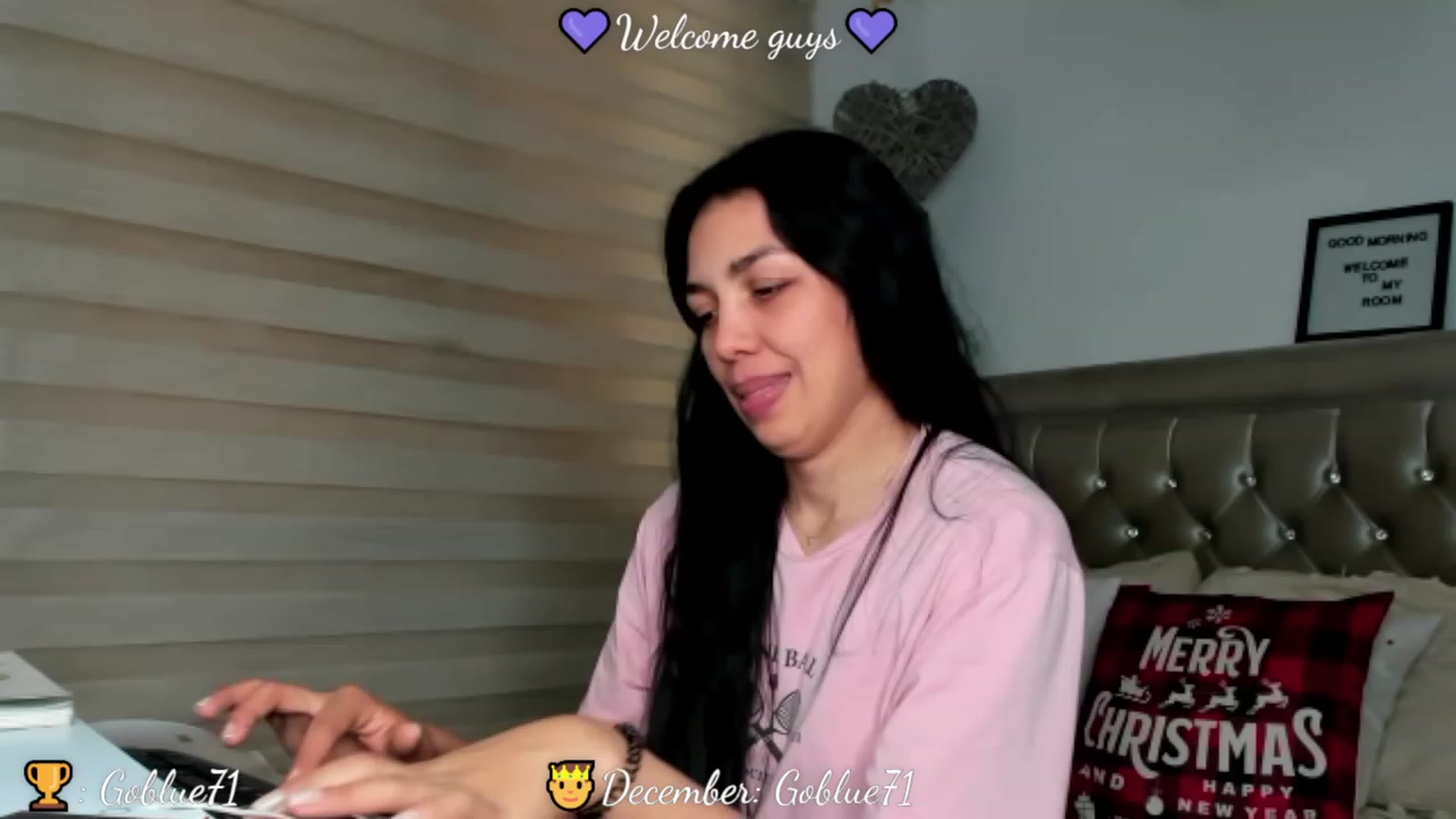 Gallery image thumbnail from PollySaez's myfreecams stream on, 12/24/2022, 21:23 image 8 of 20