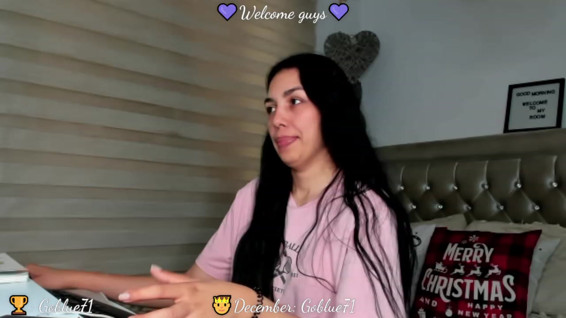 Gallery image thumbnail from PollySaez's myfreecams stream on, 12/24/2022, 21:23 image 11 of 20