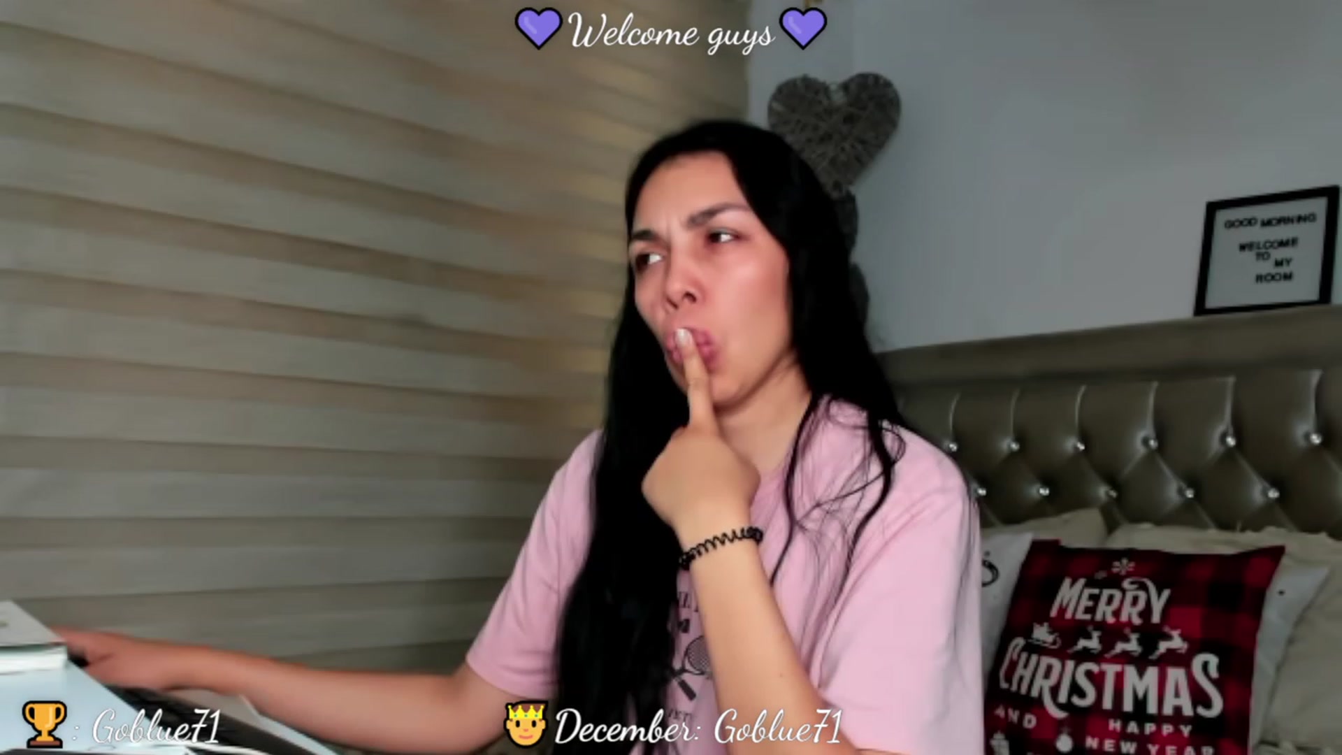Gallery image thumbnail from PollySaez's myfreecams stream on, 12/24/2022, 21:23 image 12 of 20
