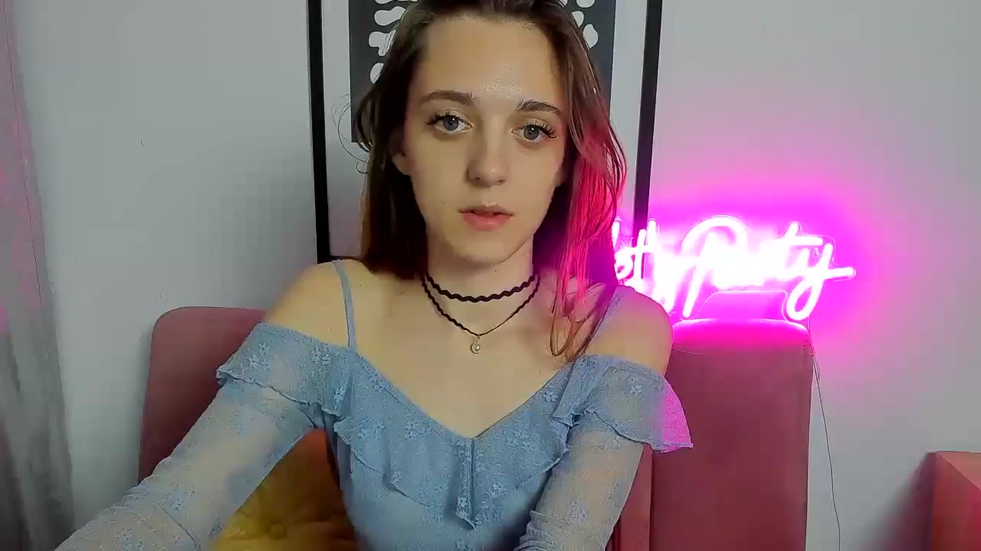 Gallery image thumbnail from PollyVibe's myfreecams stream on, 04/16/2025, 10:53 image 12 of 20