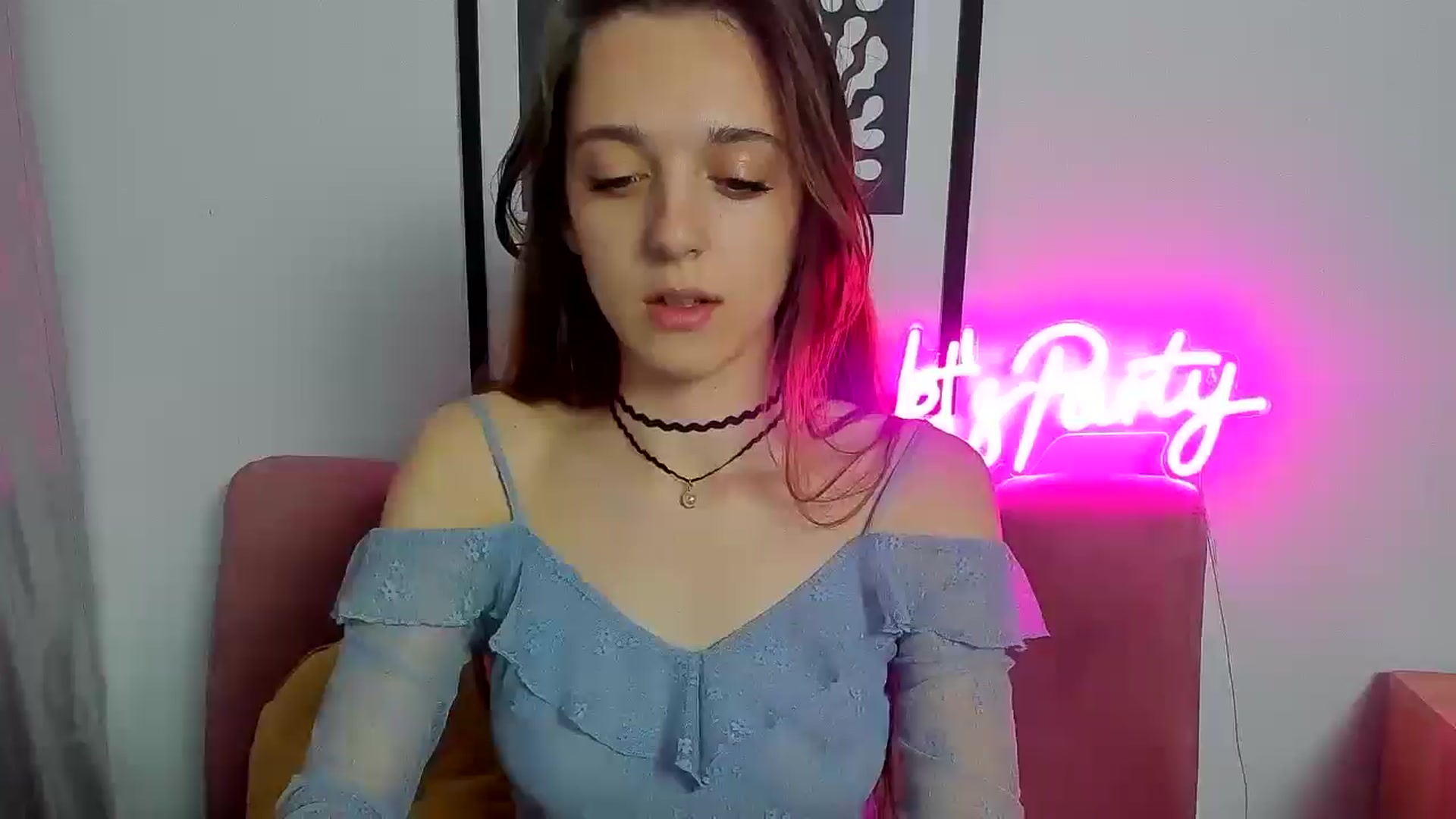 Gallery image thumbnail from PollyVibe's myfreecams stream on, 04/16/2025, 10:53 image 6 of 20