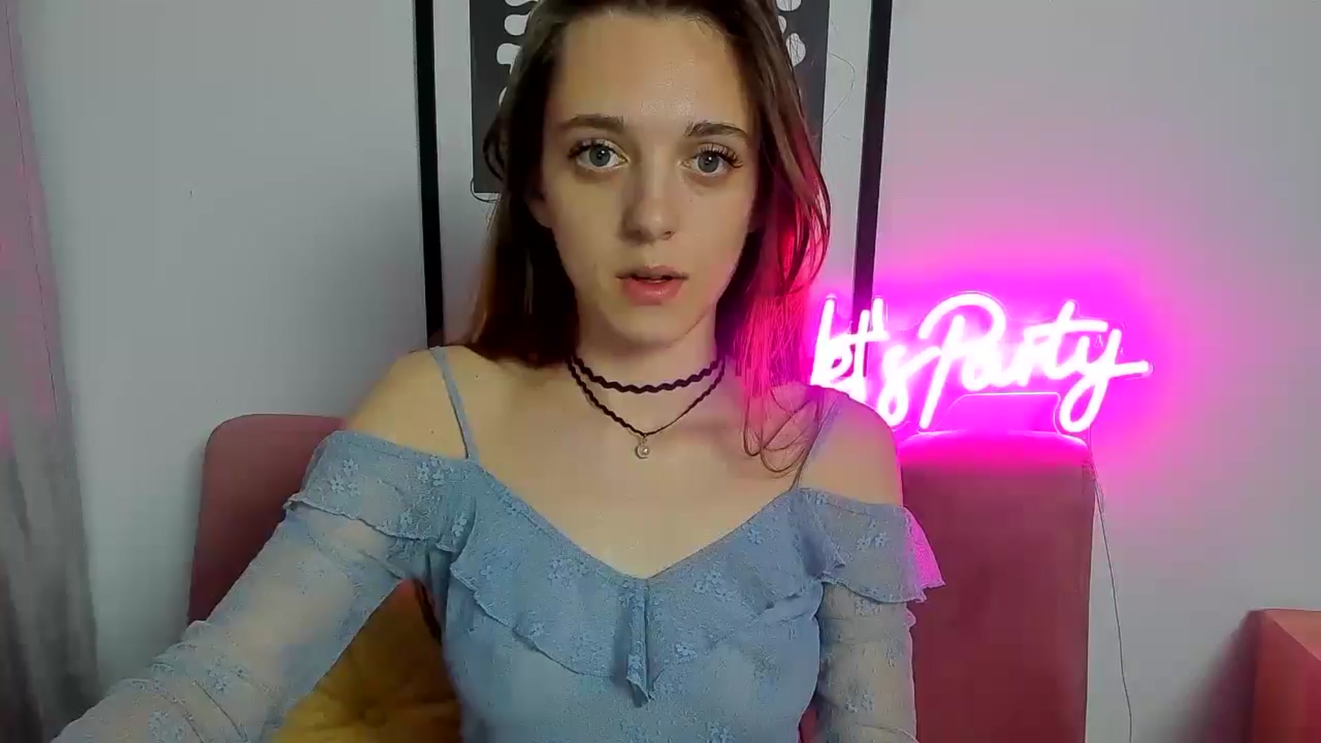 Gallery image thumbnail from PollyVibe's myfreecams stream on, 04/16/2025, 10:53 image 1 of 20