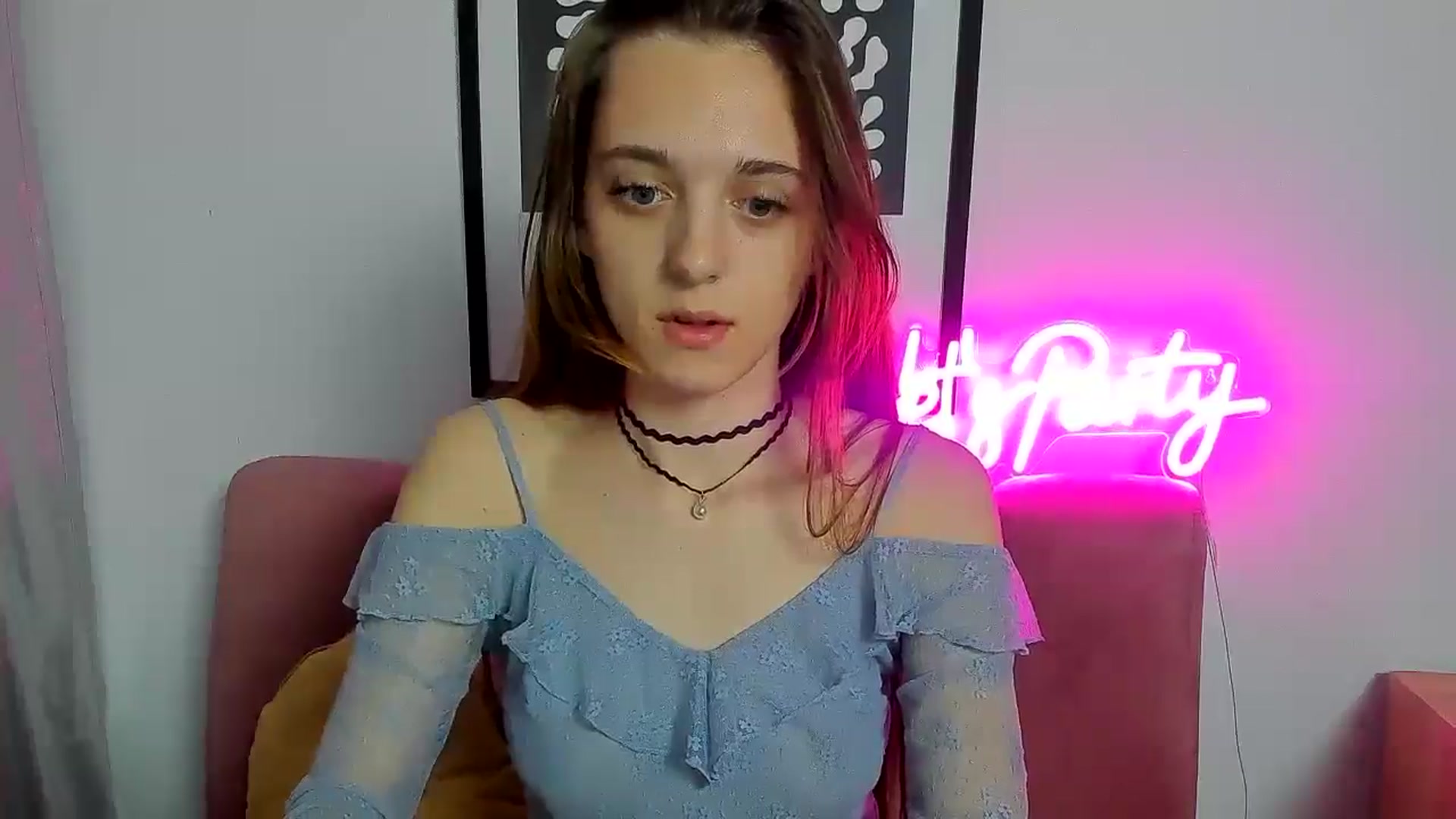 Gallery image thumbnail from PollyVibe's myfreecams stream on, 04/16/2025, 10:53 image 16 of 20