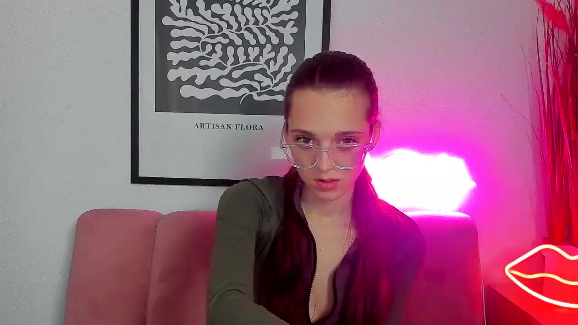 Gallery image thumbnail from PollyVibe's myfreecams stream on, 04/22/2025, 14:34 image 7 of 20
